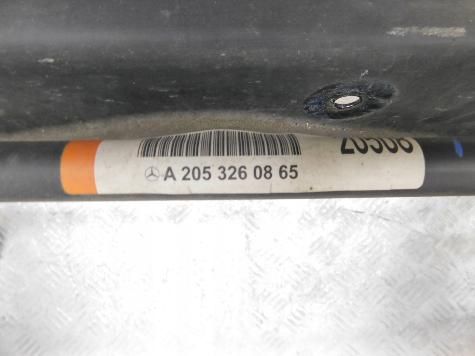 BELKA OŚ ZAIWESZENIE WAHACZ Mercedes C W205 KOMBI Wersja Europejska