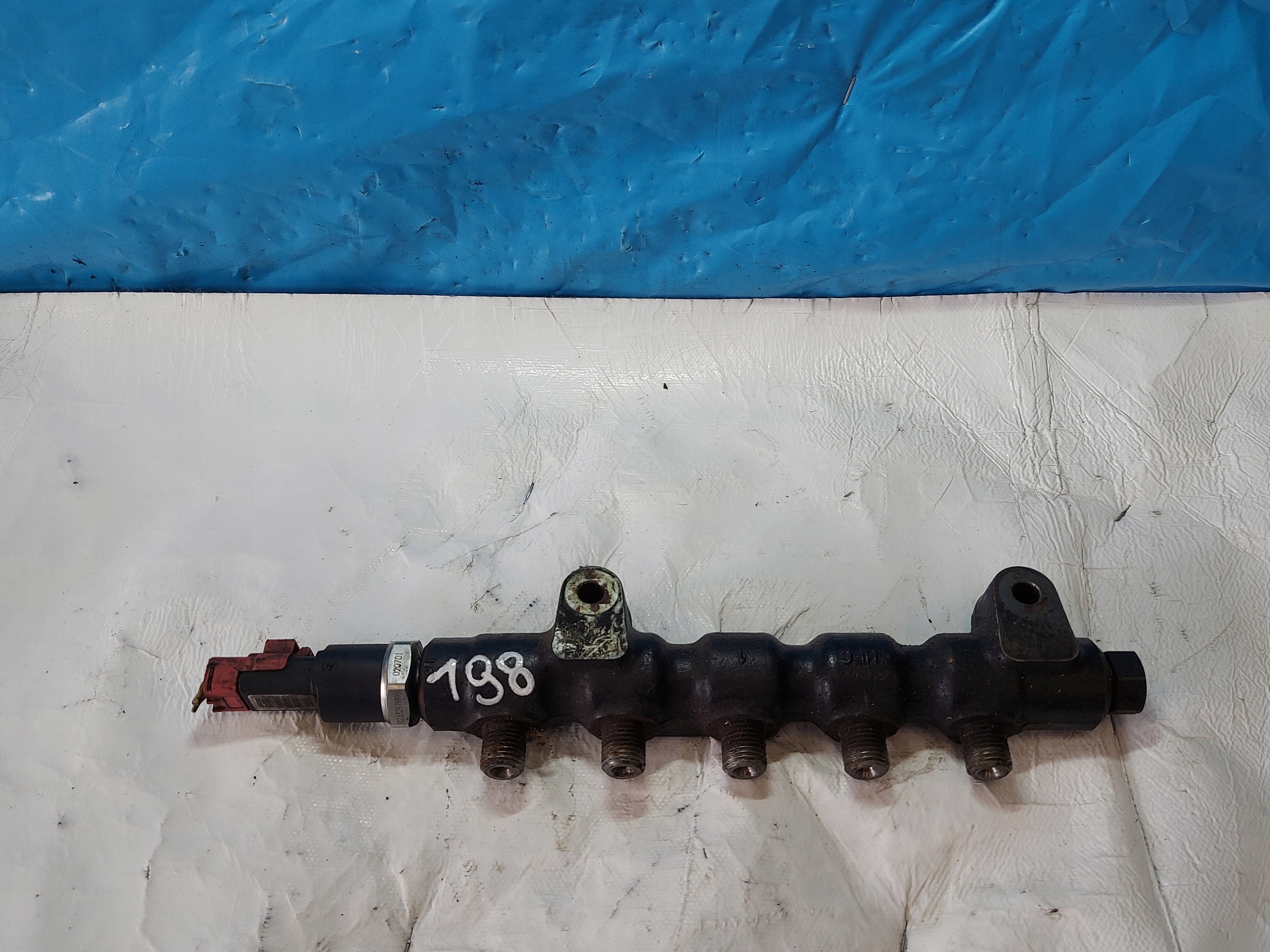Rampe injection MAZDA 2 1.4 TD 9642503380