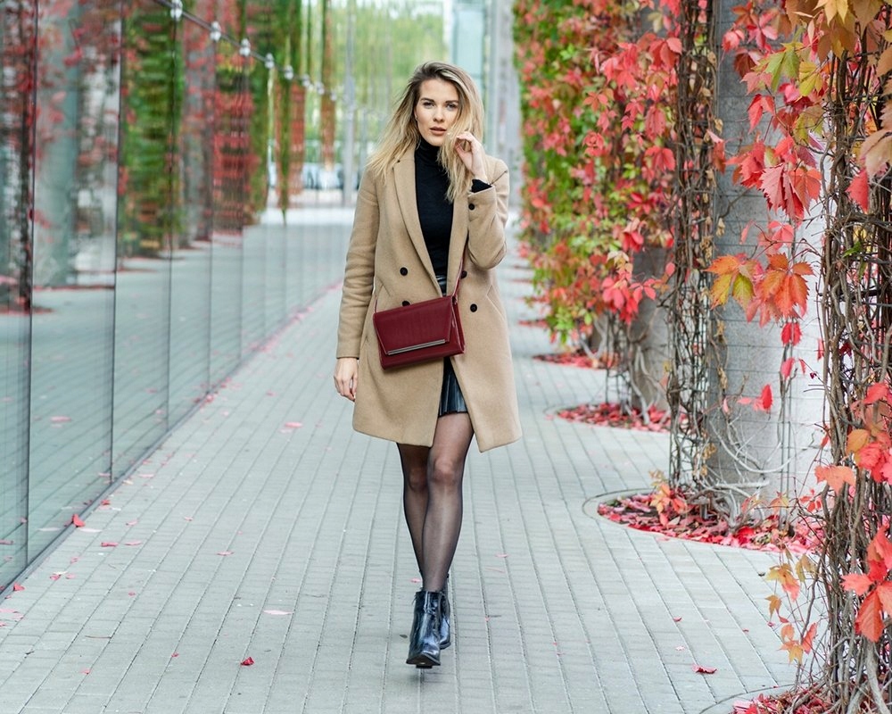 BORDOWA KOPERTÓWKA TOREBKA WIZYTOWA SOLOME M10 LAKIER Kolor czerwony