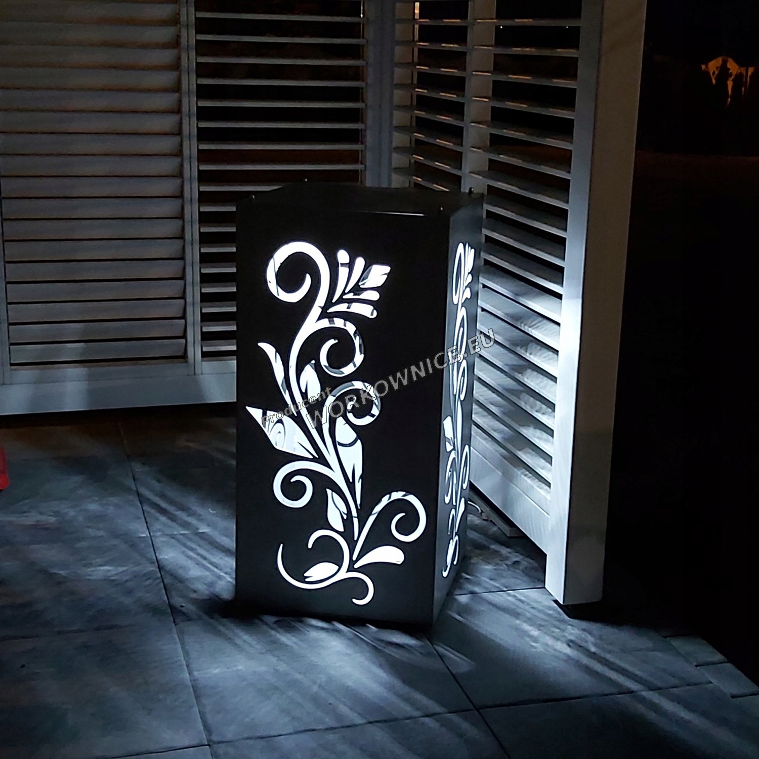 LATARNIA DEKORACYJNA GLAMOUR DUŻA METALOWA 105cm Materiał wykonania metal