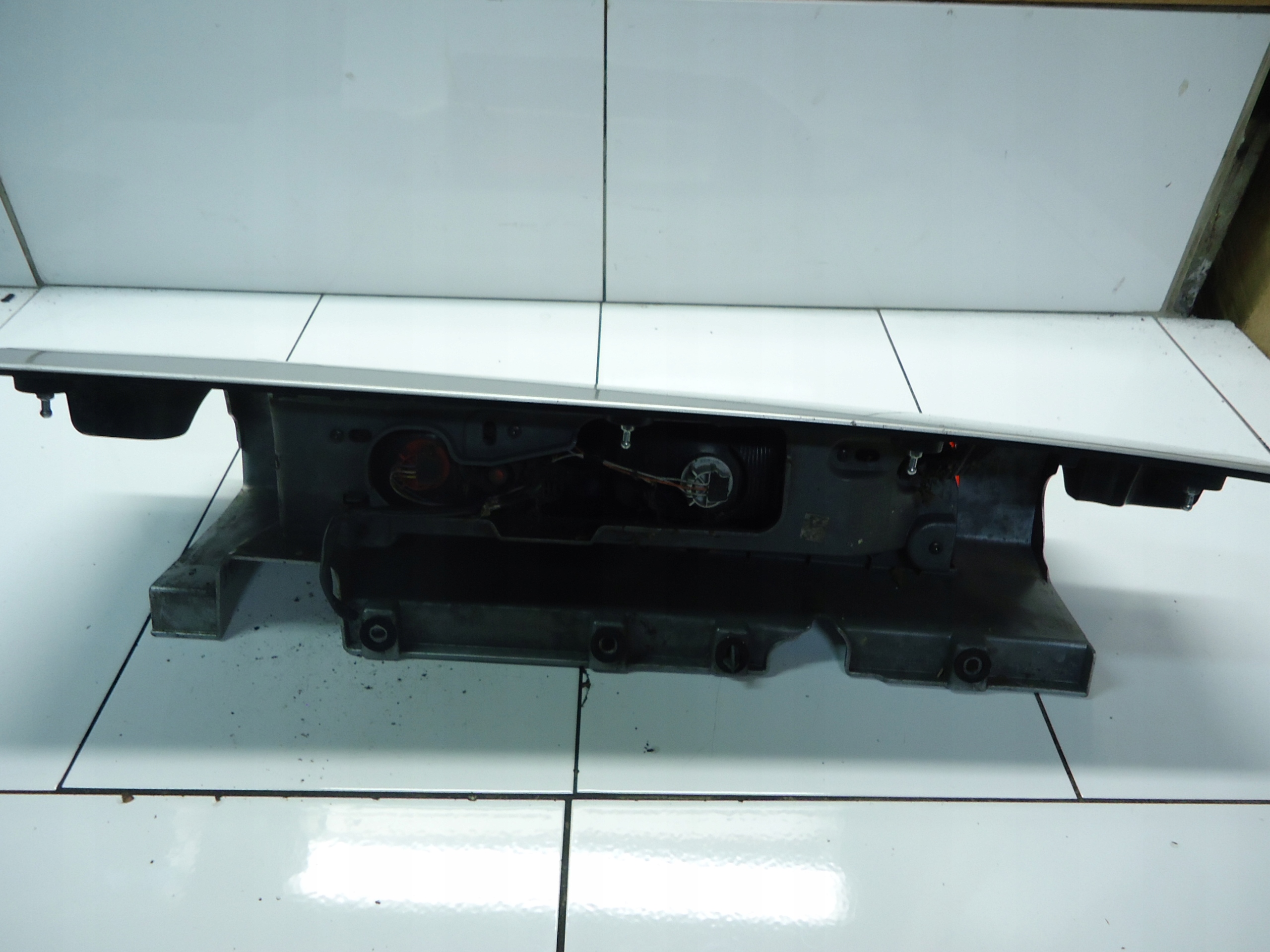 RENAULT TRAFIC III OPEL VIVARO light right rear part 93454193