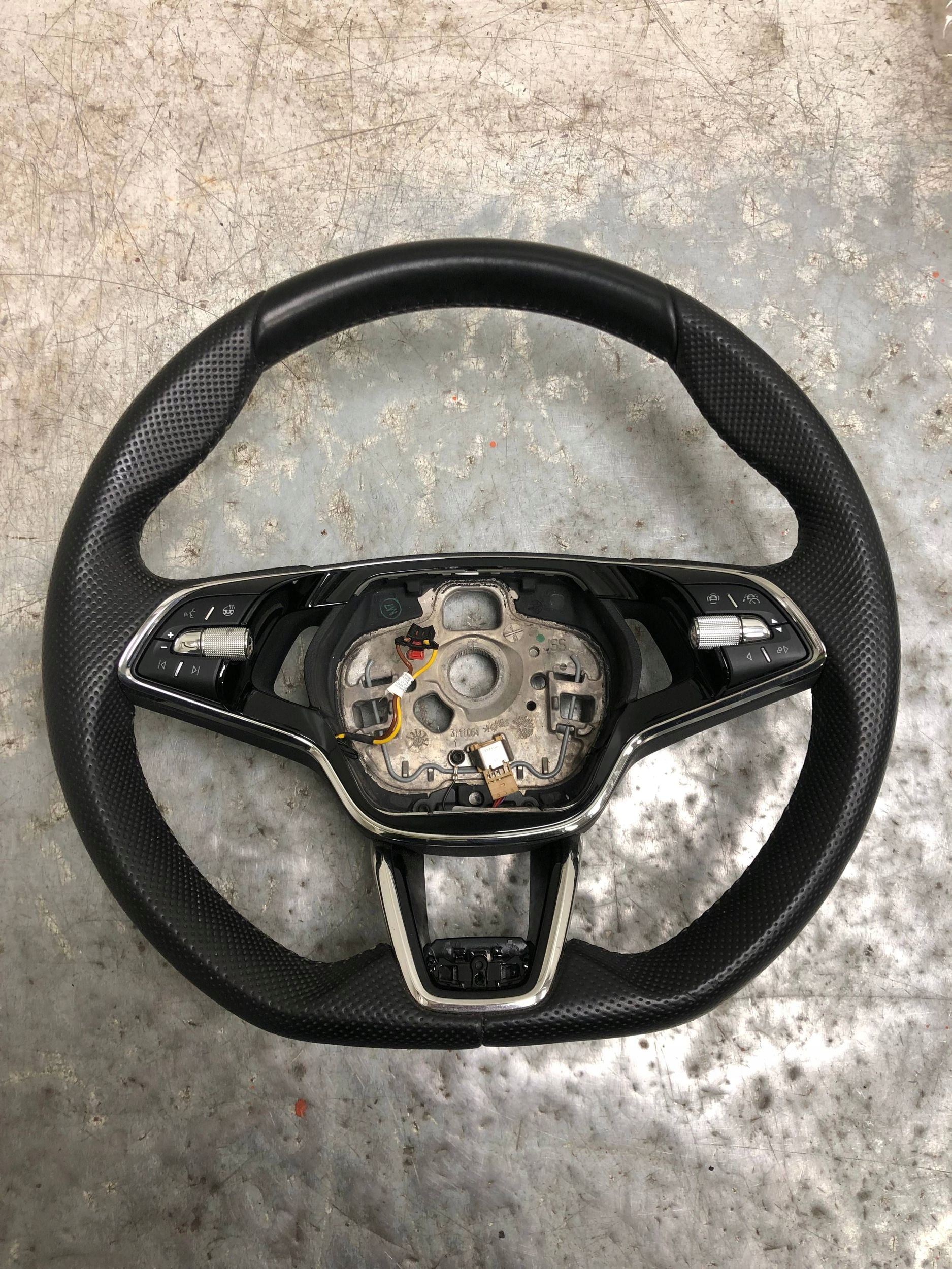 lenkrad Leder MULTIFUNKCJA GRZANA SKODA OCTAVIA IV SUPERB VRS 5E3959542E