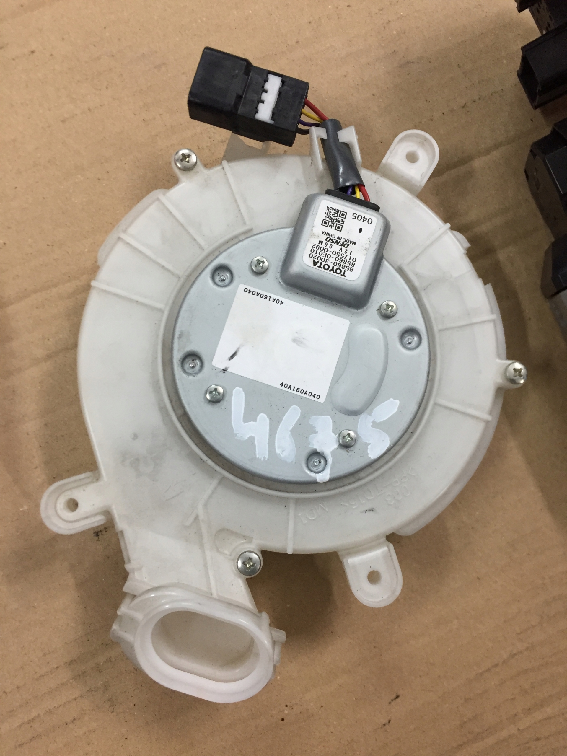 LEXUS IS250 05-11 WENTYLATOR FOTELI 85860-30020