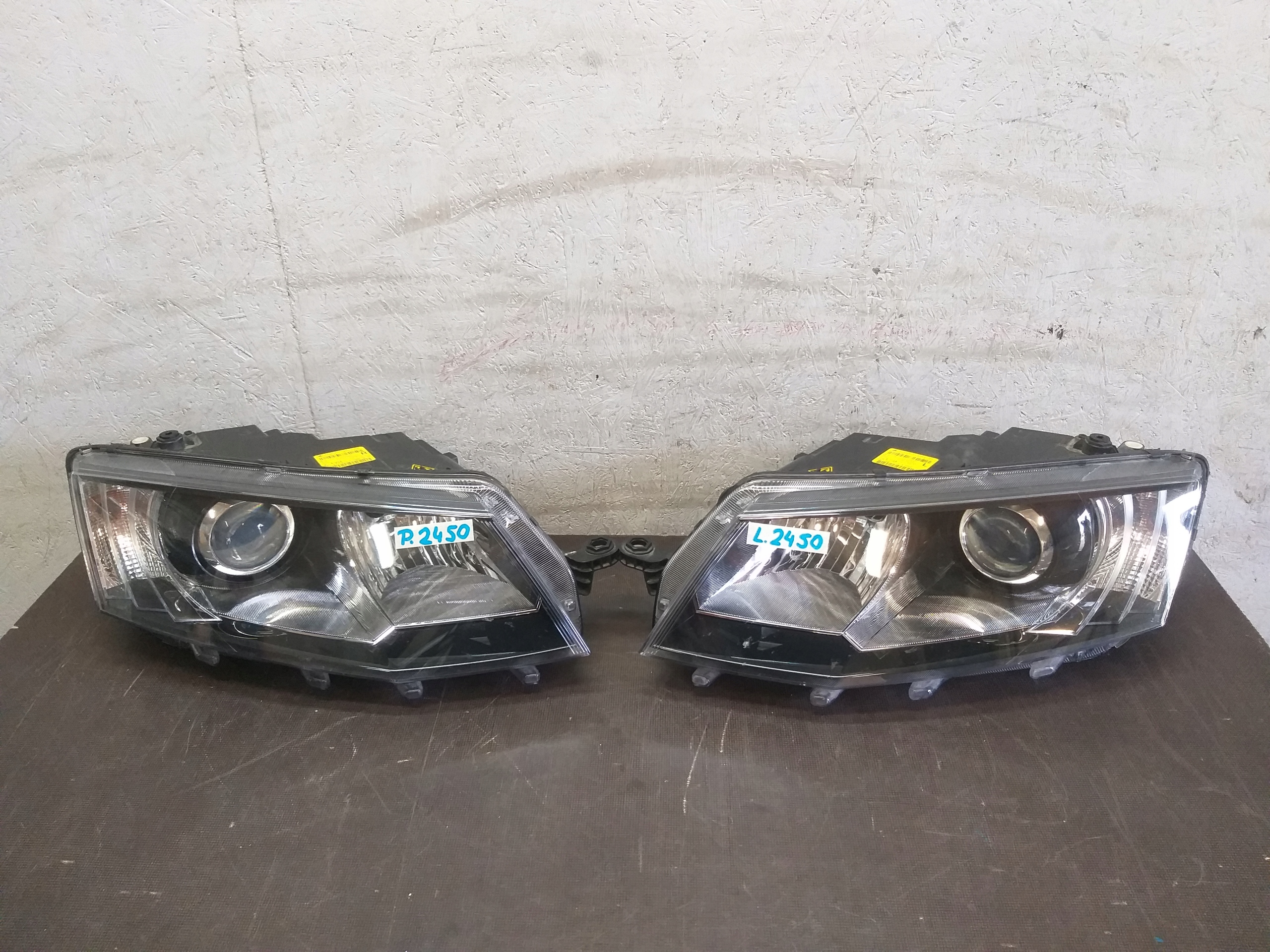 LAMPA LAMPY PRZÓD SKODA OCTAVIA III 3 XENON 5E1941