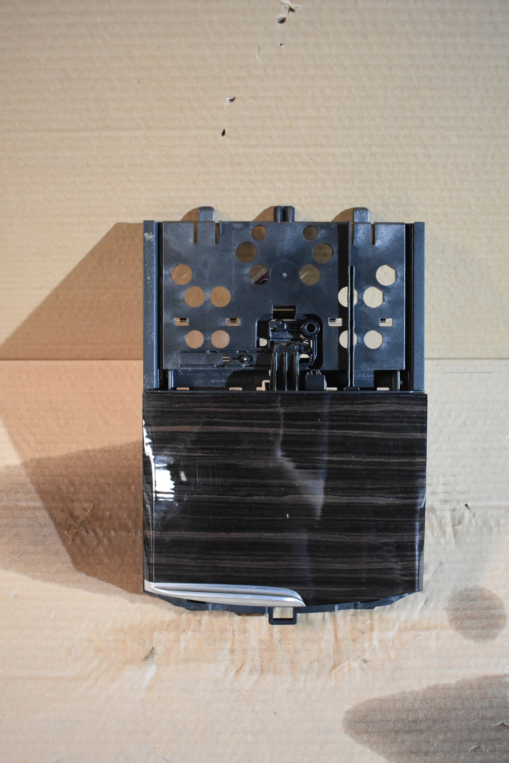 IDEALNA moulding DECOR frame TUNELU BMW G30 G31 1