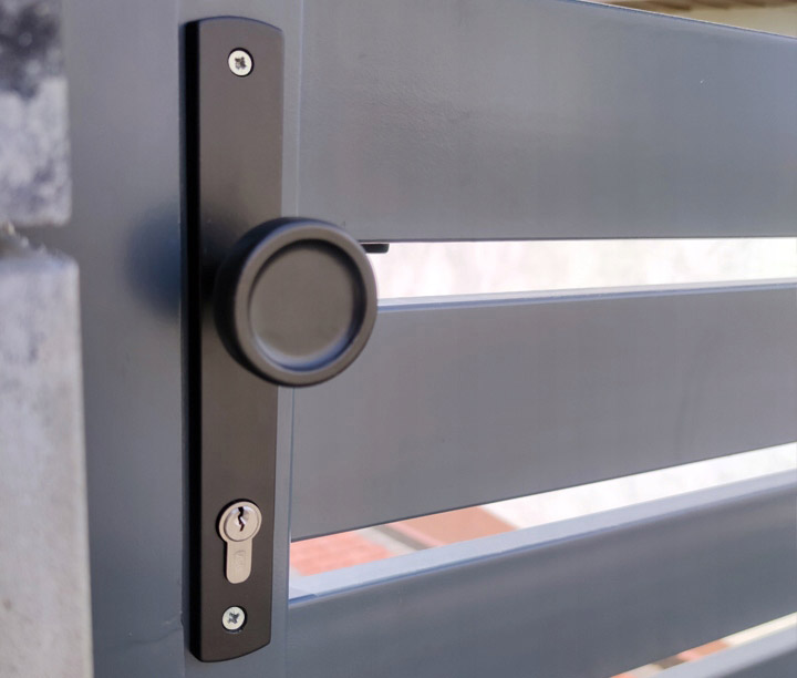 POCHWYT UCHWYT GAŁKA DO FURTKI DRZWI CZARNA R90 Kod producenta 63,184,90,00