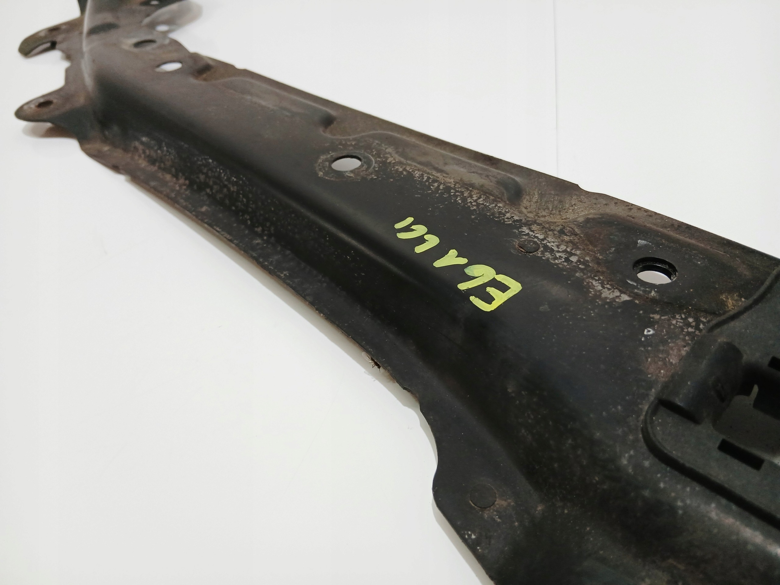 držiak nárazníka stredné BMW E60 E61 OE 7163462 (0000695)