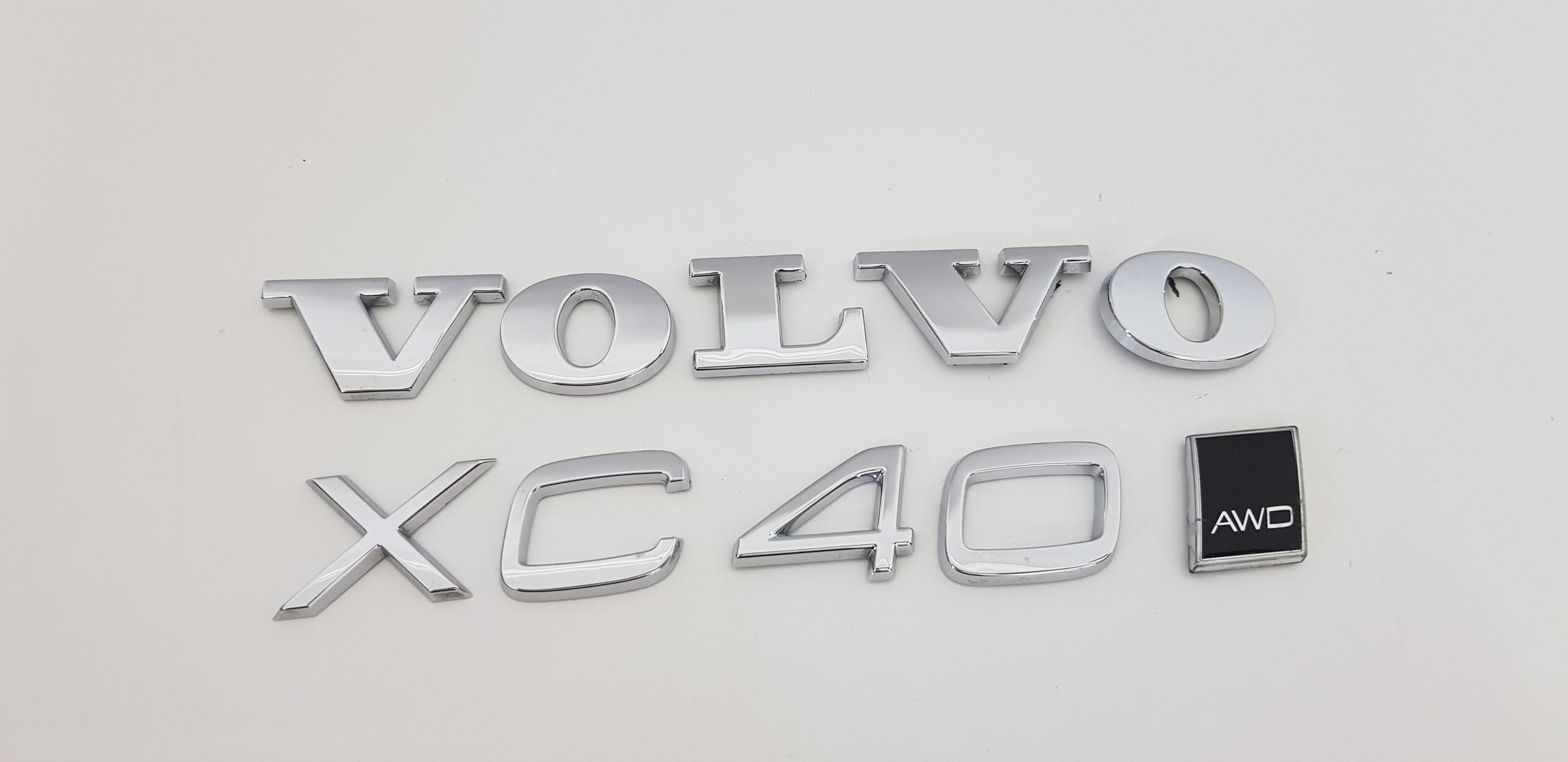 Volvo XC-40 Awd Emblém Zadná Časť