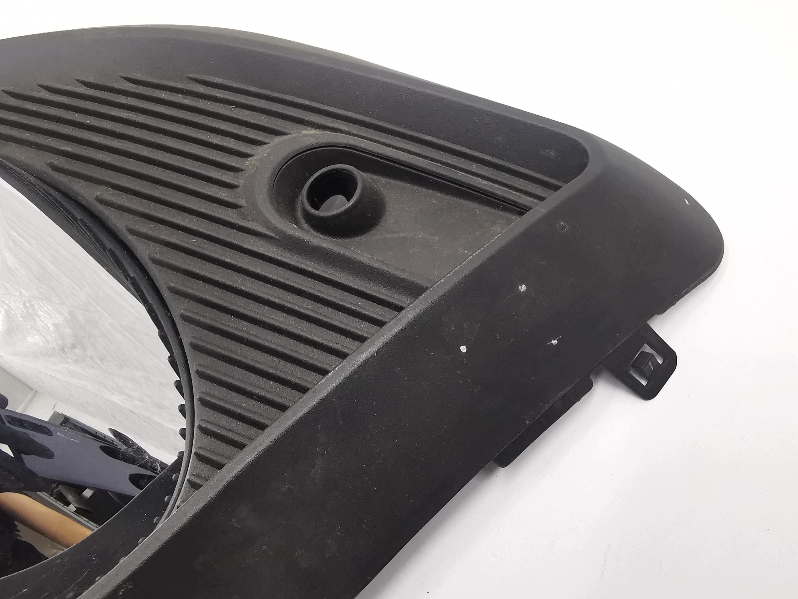 Grille Châssis Feux antibrouillard Gauche PDC CHERY TIGGO 7 / T15-2803571QQ