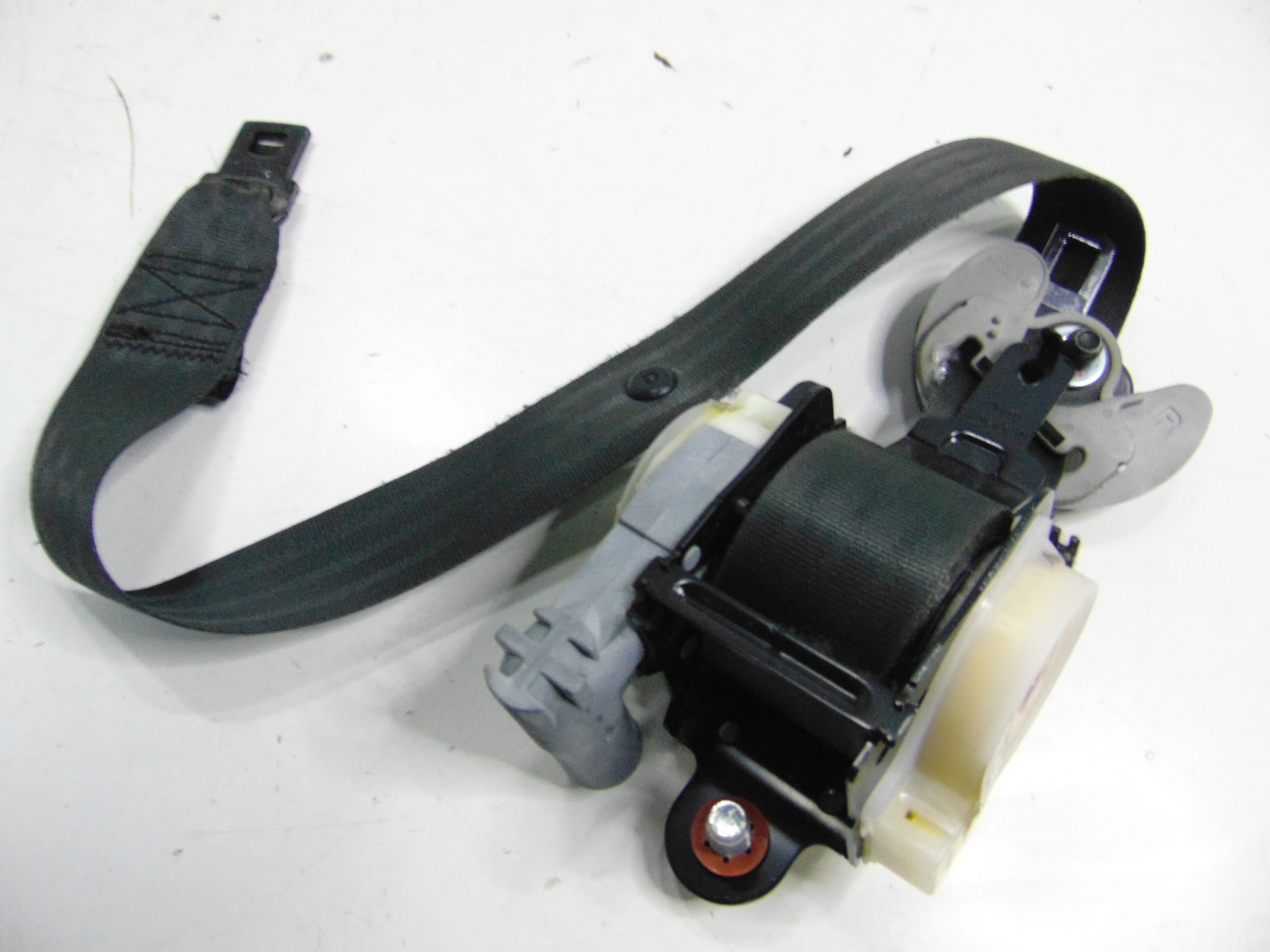 88820-2Y200 - ПЕРЕДНІЙ ПРАВИЙ РЕМІНЬ БЕЗПЕКИ HYUNDAI IX35 UK