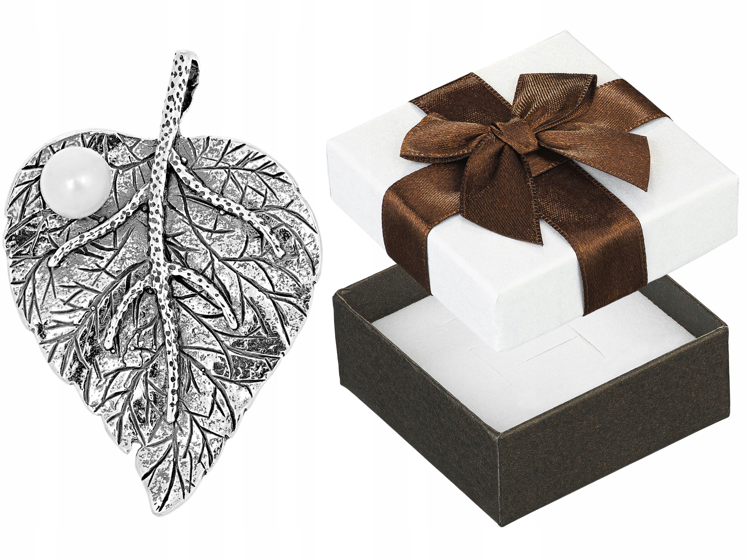 Stříbrný Přívěsek List s perlou Oxidovaný Stříbrný přívěsek Lístek Perlička