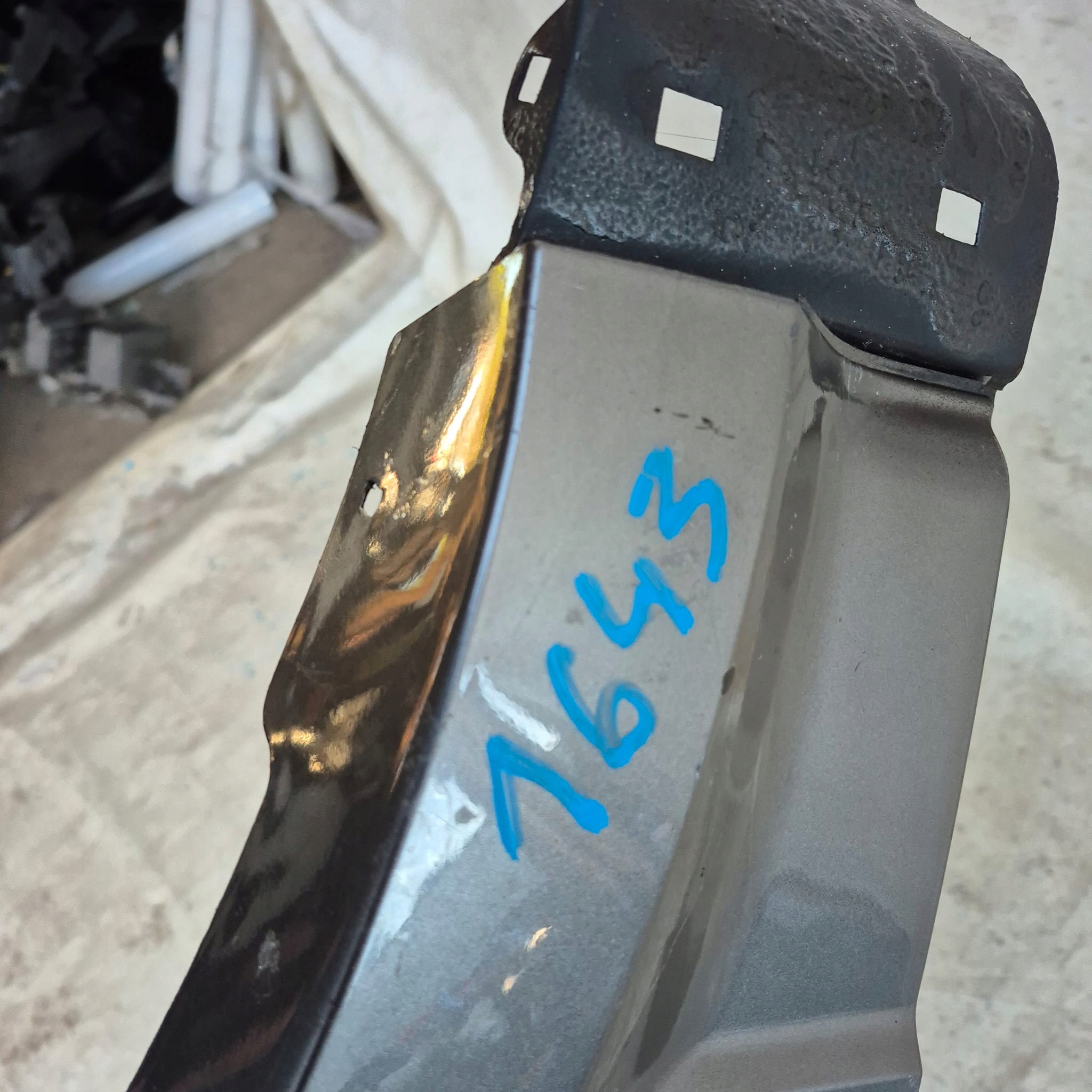 KIA SORENTO and 1 02-09 fender front front right