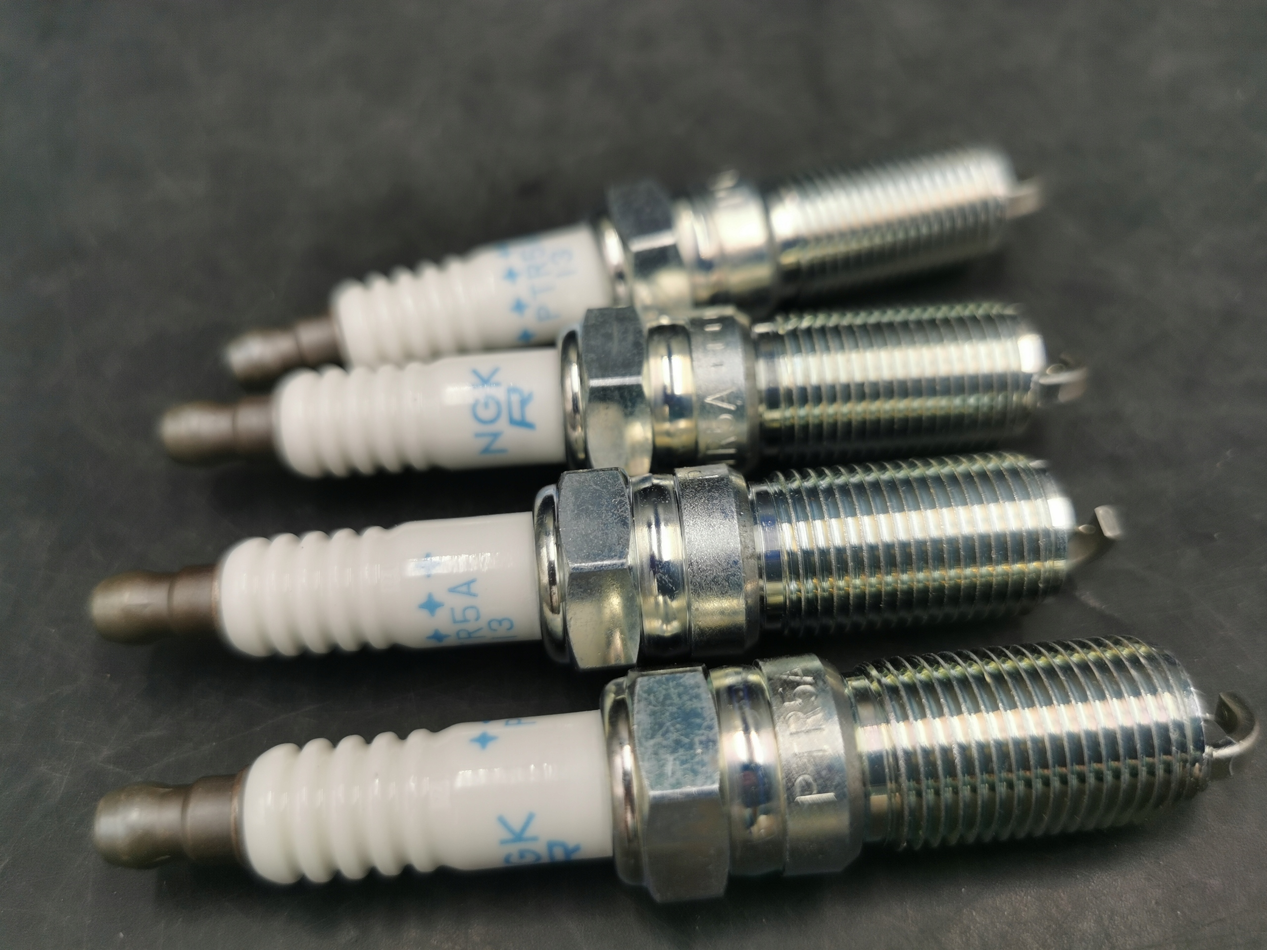 ŚWIECE ISKROWE NGK 7586 PTR5A-13 V-LINE 25 EAN (GTIN) 0087295175866