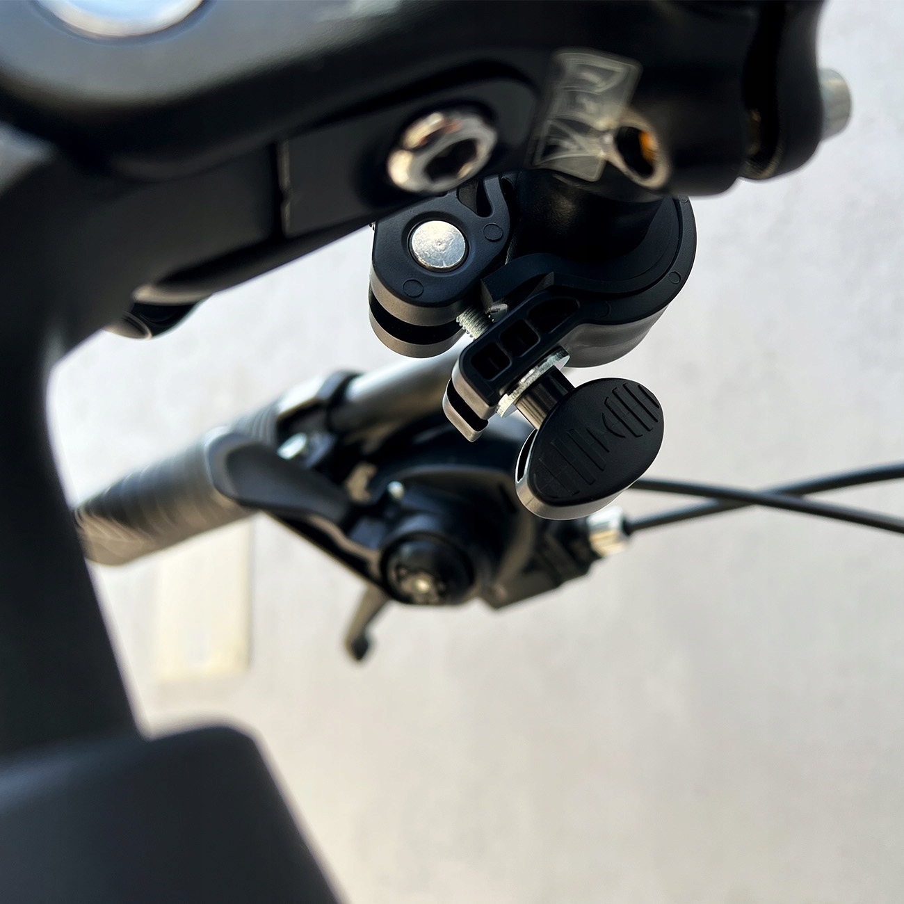 UCHWYT NA TELEFON DO ROWERU MOTOCYKLU HULAJNOGI Liczba kieszeni 3