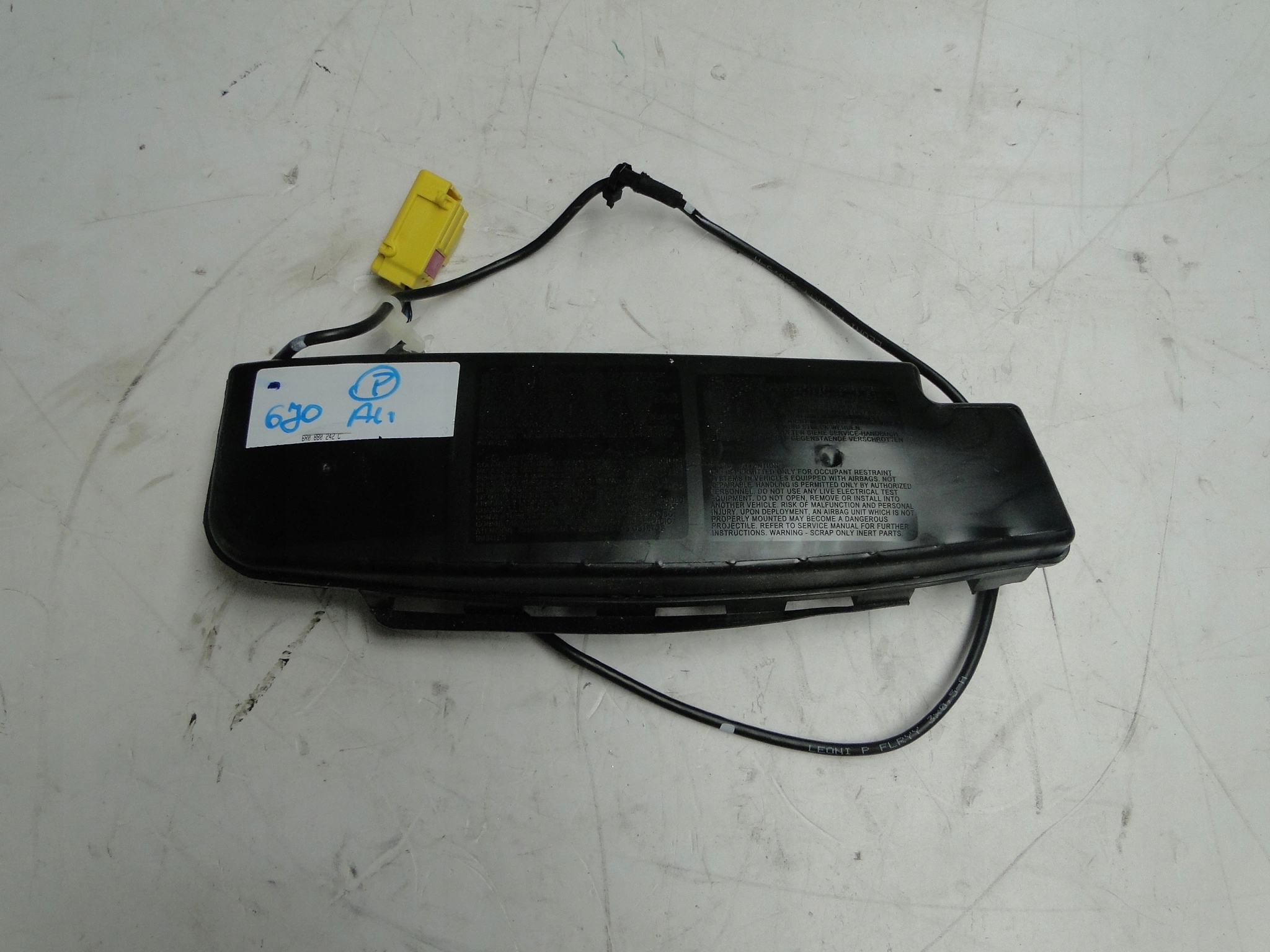 PODUSZKA FOTELA AIRBAG SEAT IBIZA IV 6J0 6R0880242C Numery katalogowe zamienników 6R0880241C 6R0880242C