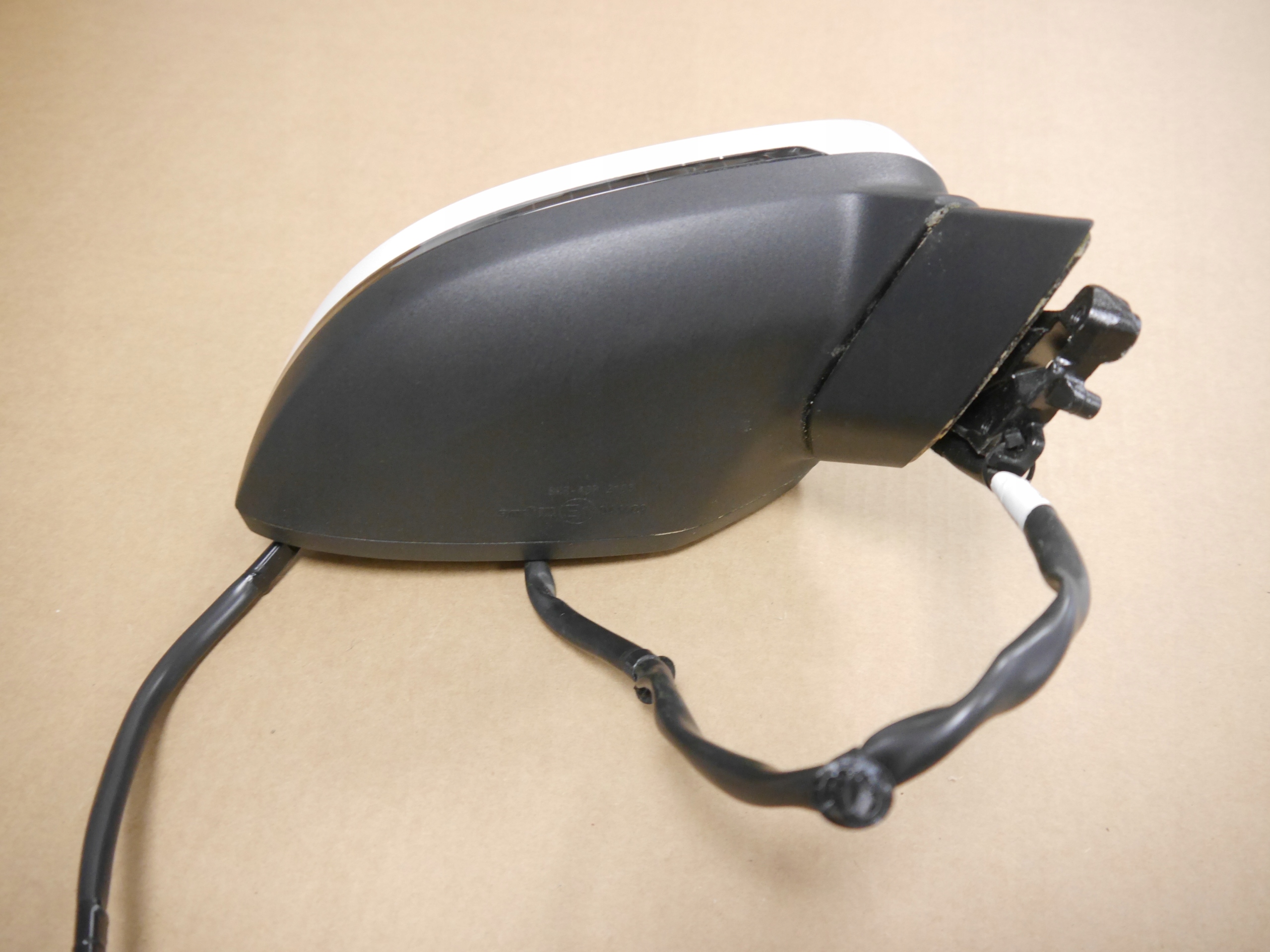 AUDI A5 8W LUSTERKO PRAWE 12 PIN LS9R SPORTBACK Producent części Audi OE