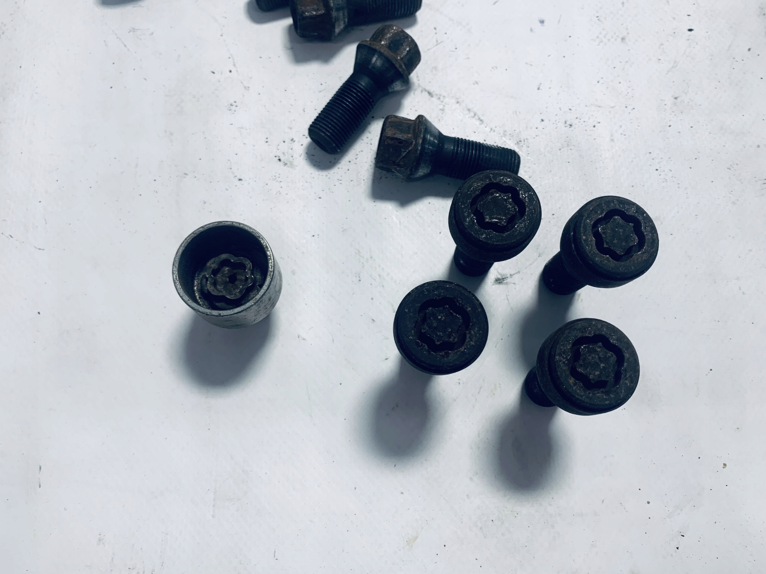 Крепежные винты для воров BMW X5 E70