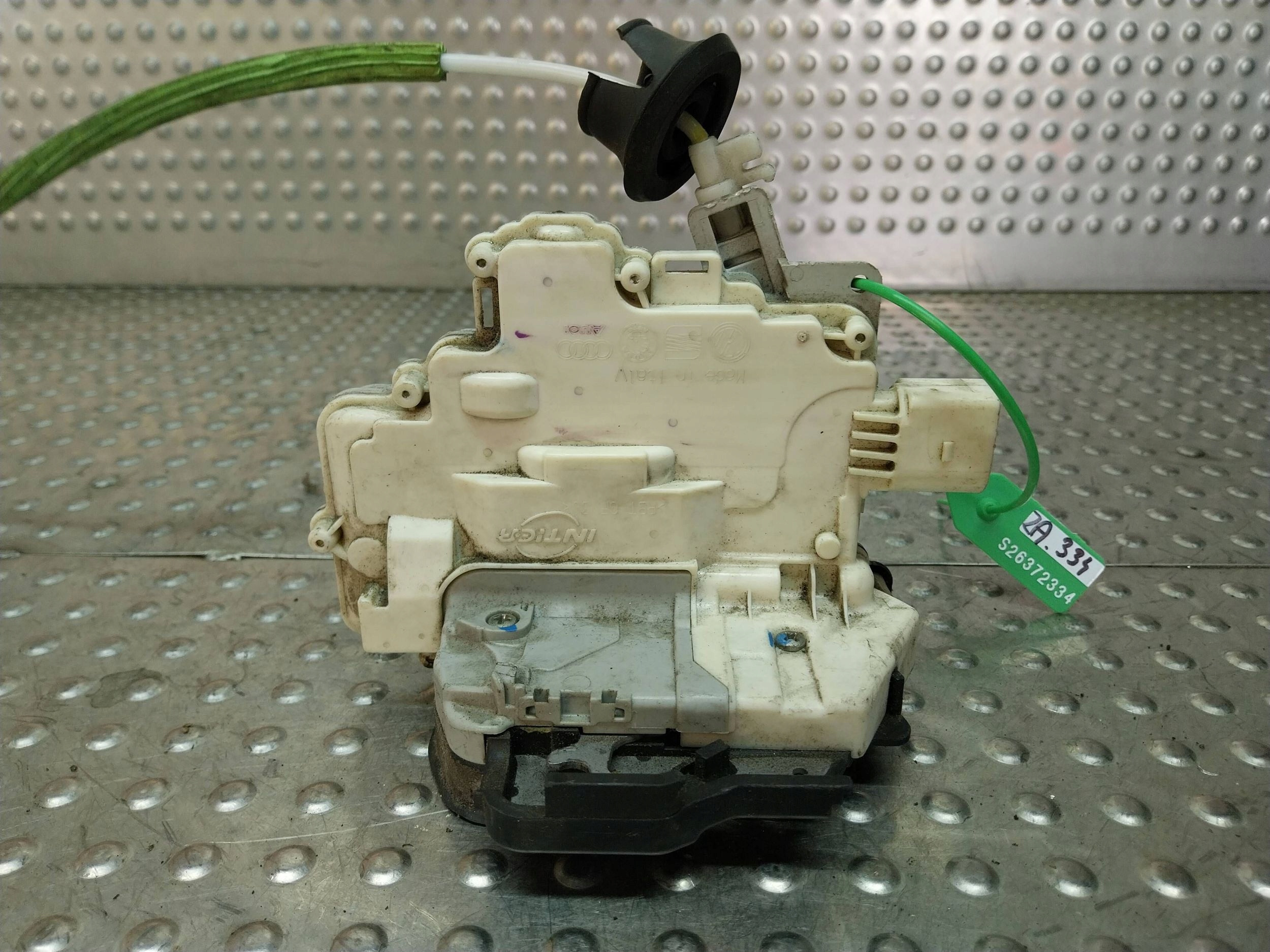 lock door right front 4F1837016 AUDI A6 C6 A3 8P EUROPA 7PIN