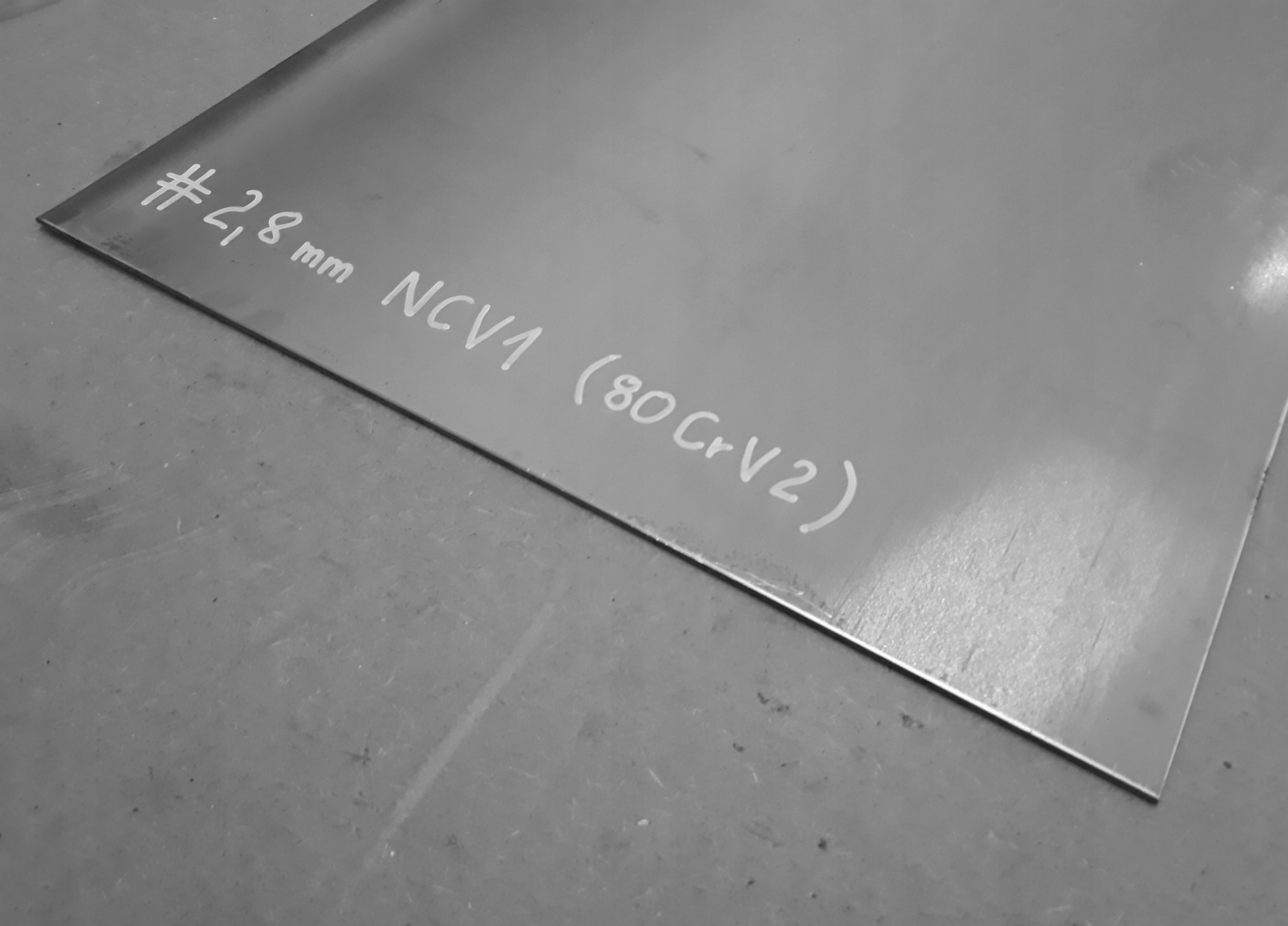 

Stal NCV1 /80CrV2/1.2235, formatka #2,8x30x250 mm