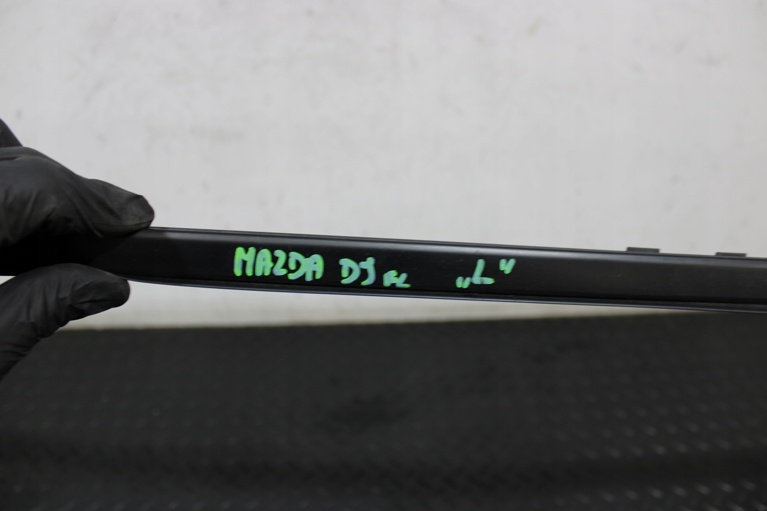 lišta střešním levá MAZDA 2 DJ LIFT