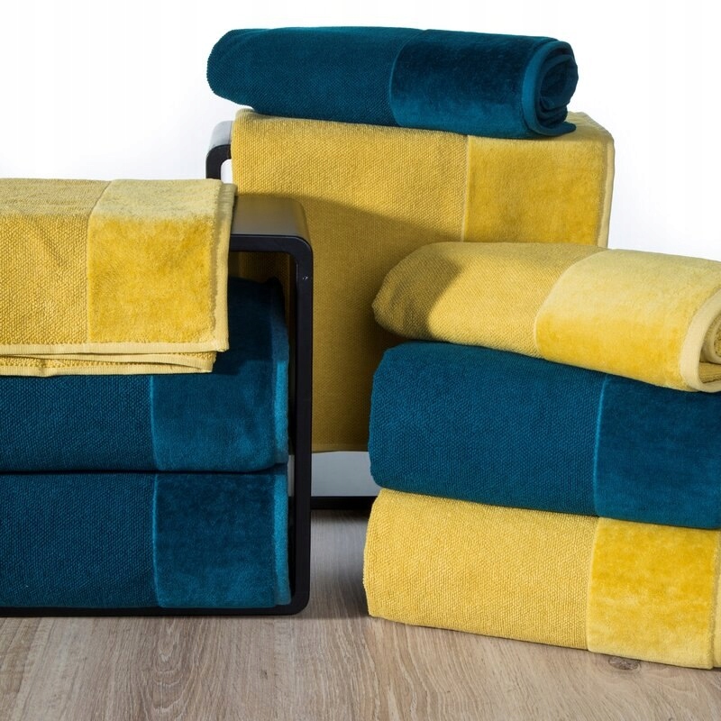 RĘCZNIK LUCY (01) 50X90 CM KREMOWY Motyw z bordiurą