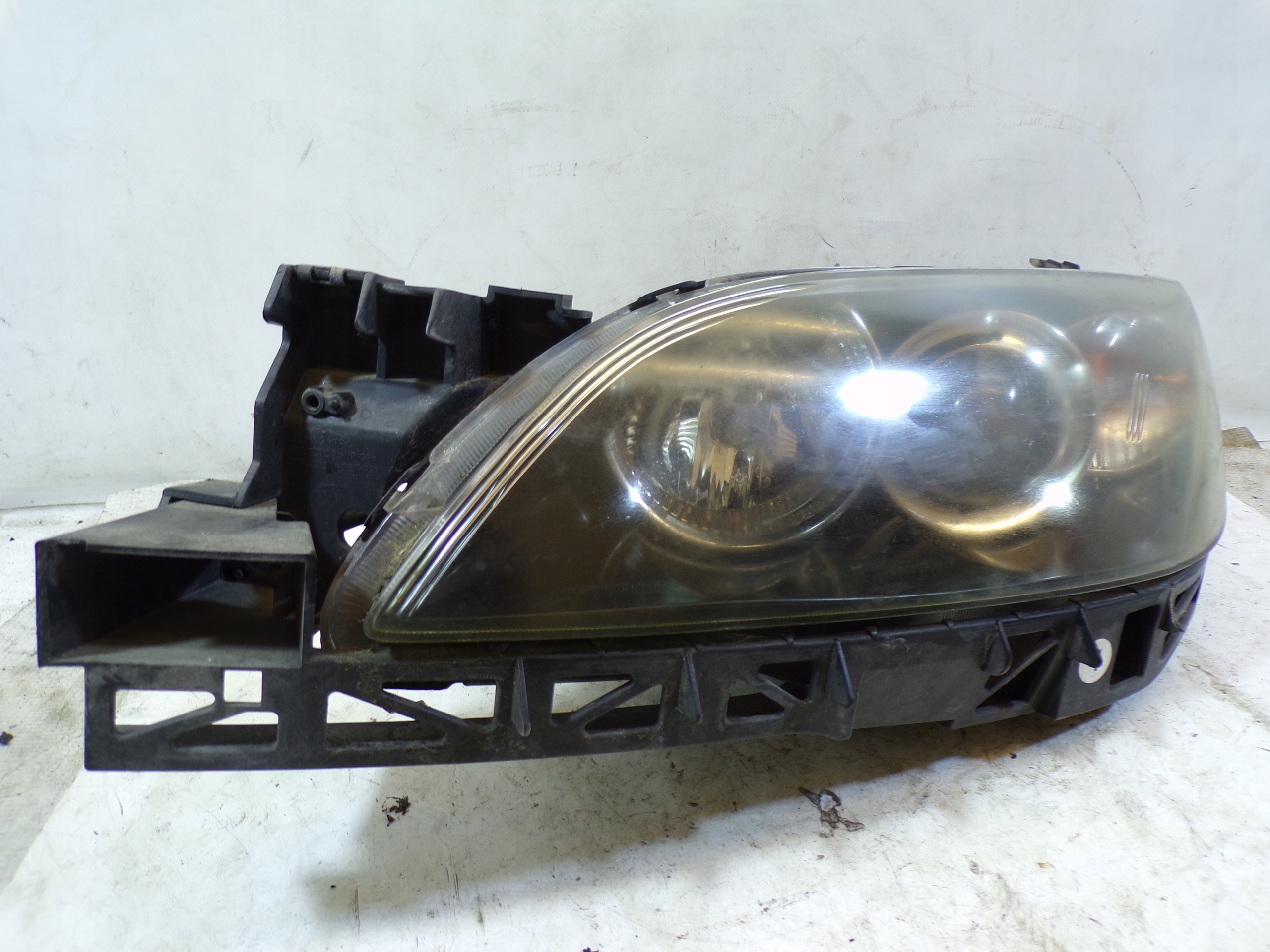 light left front front MAZDA 3 BK HB (4)