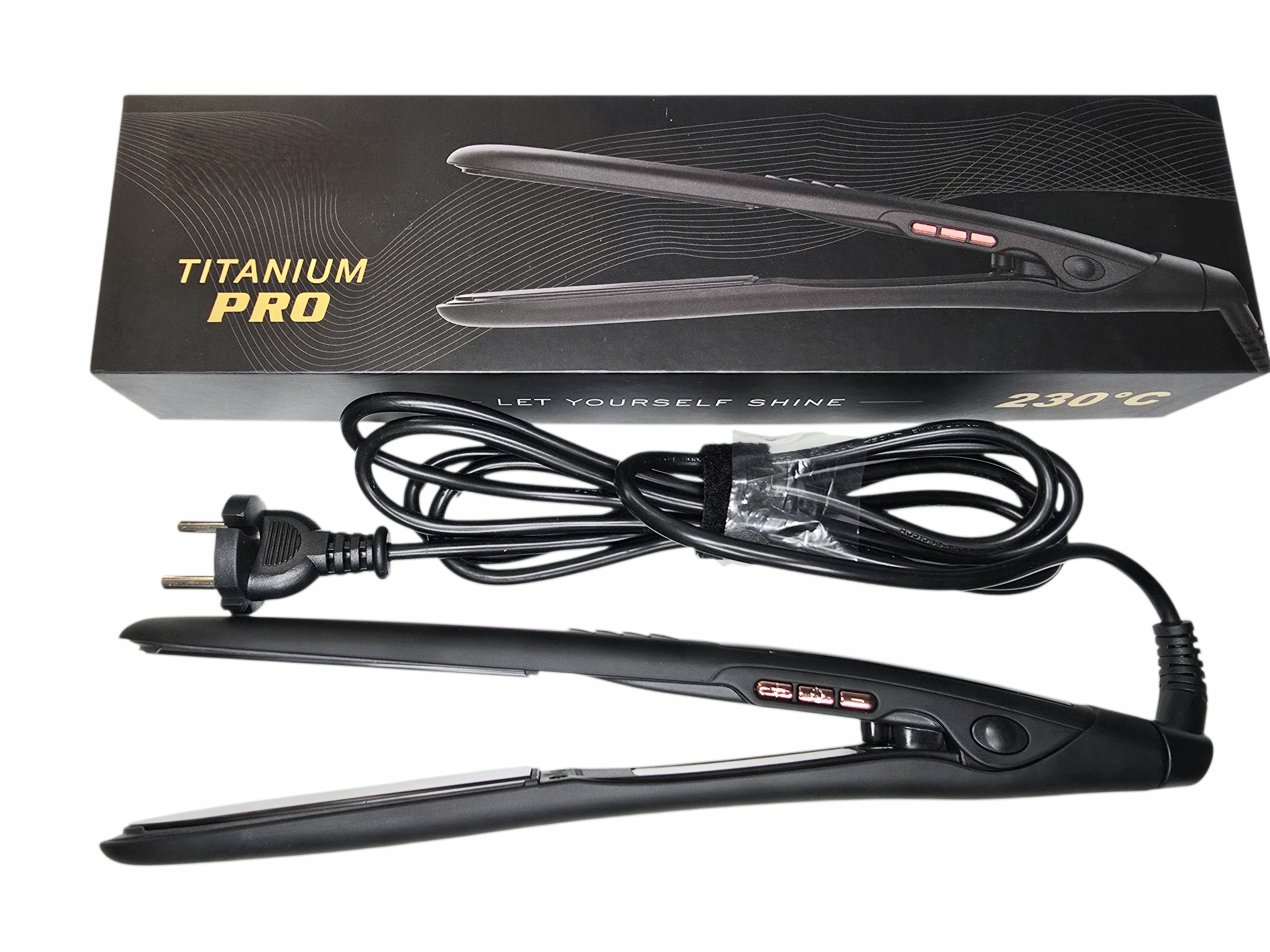 Titánová kadernícka žehlička s maximálnou reguláciou teploty 230 stupňov