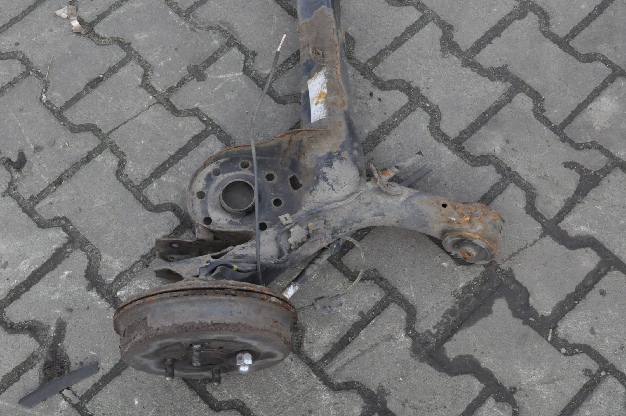 TOYOTA YARIS II HB ZAWIESZENIE BELKA TYŁ Producent części Toyota OE