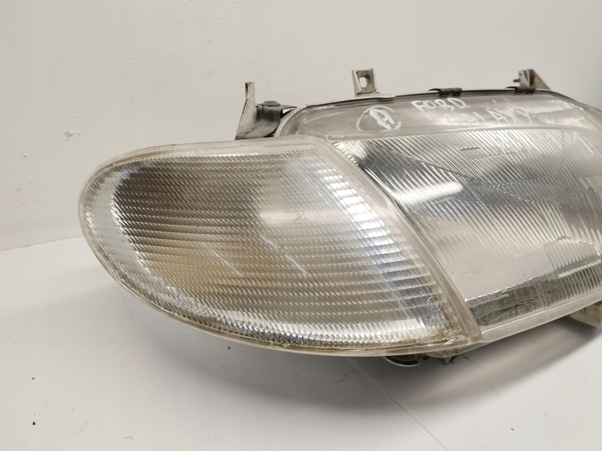 light front right Ford Galaxy 0301048312