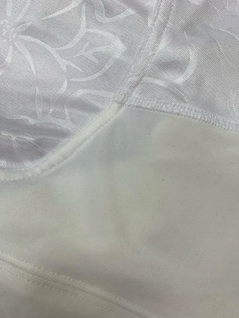 Triumph Cynthia BS Body modelujące skuteczne koronka biel 90B Kolor biały