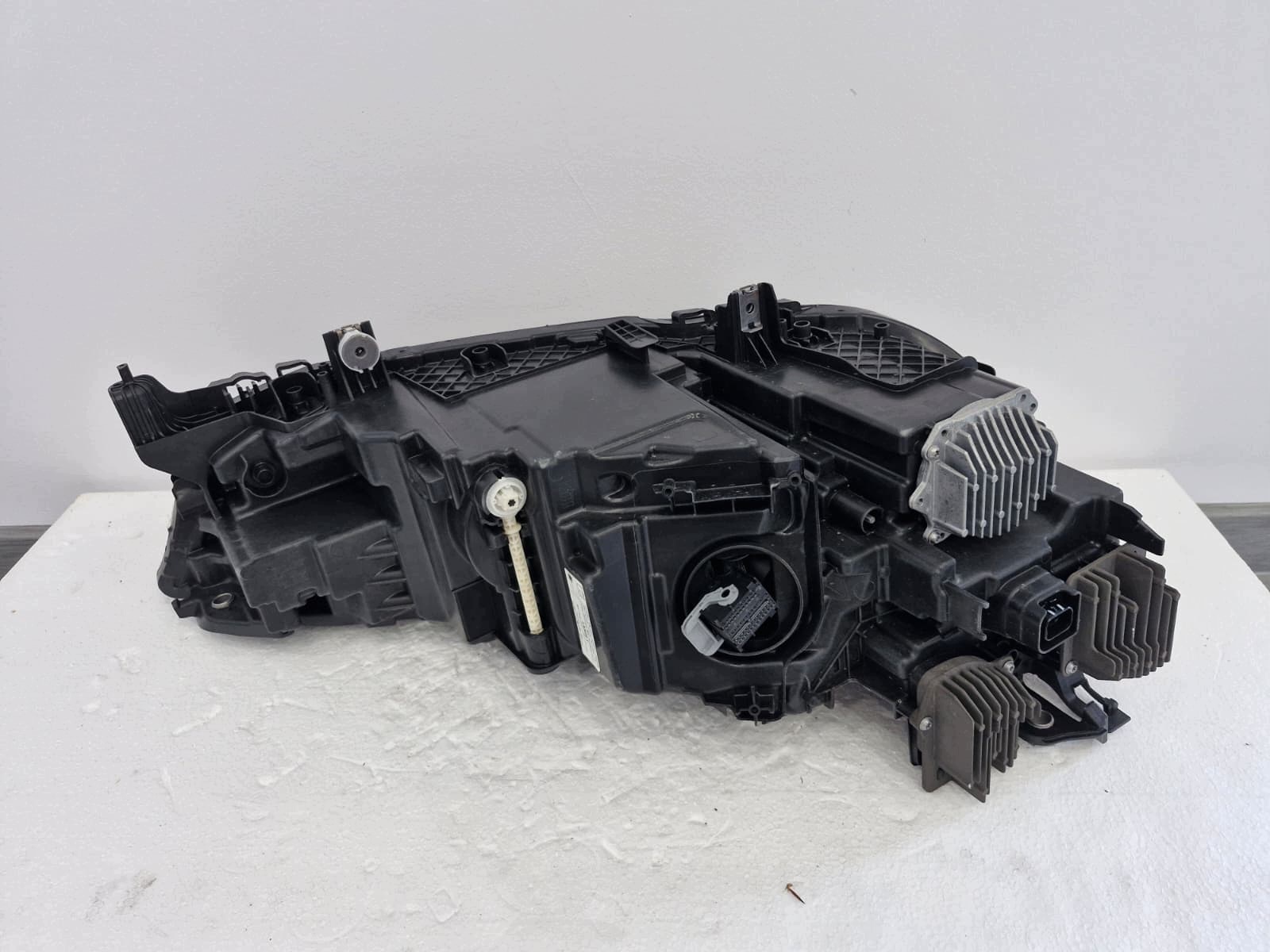 light left BMW IX M60 FULL LED Laser