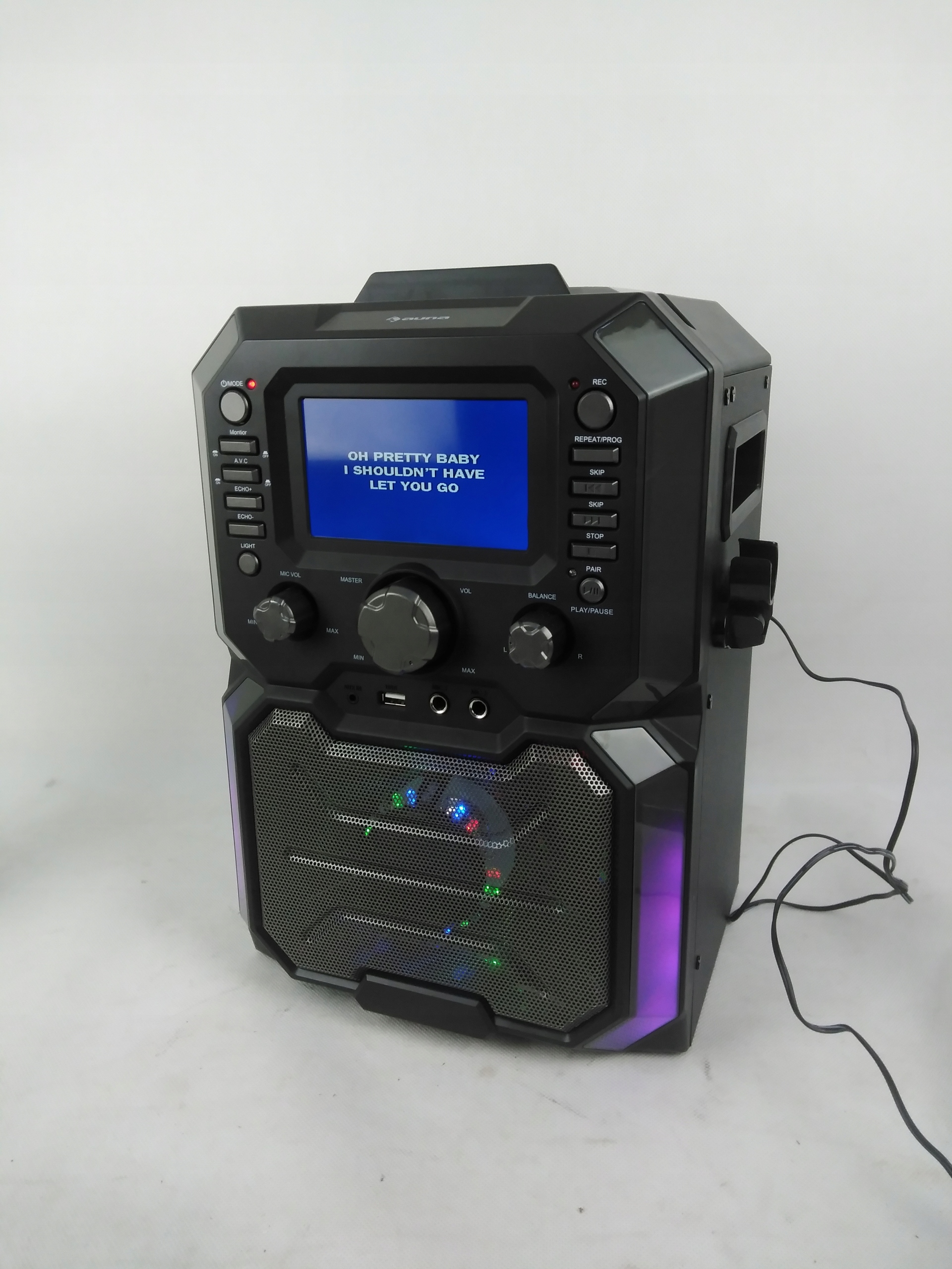 Zestaw do karaoke CD BT USB efekty LED Mikrofon Ekran Waga produktu 3 kg