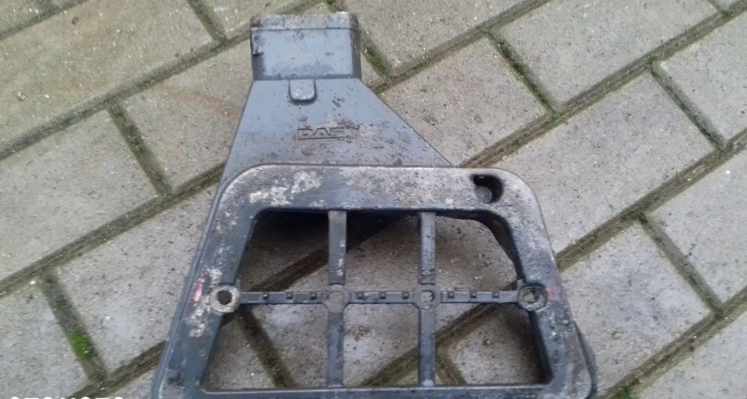 КРОНШТЕЙН КРІПЛЕННЯ ПІДСТАВА СТУПЕНІ DAF 95 105 XF