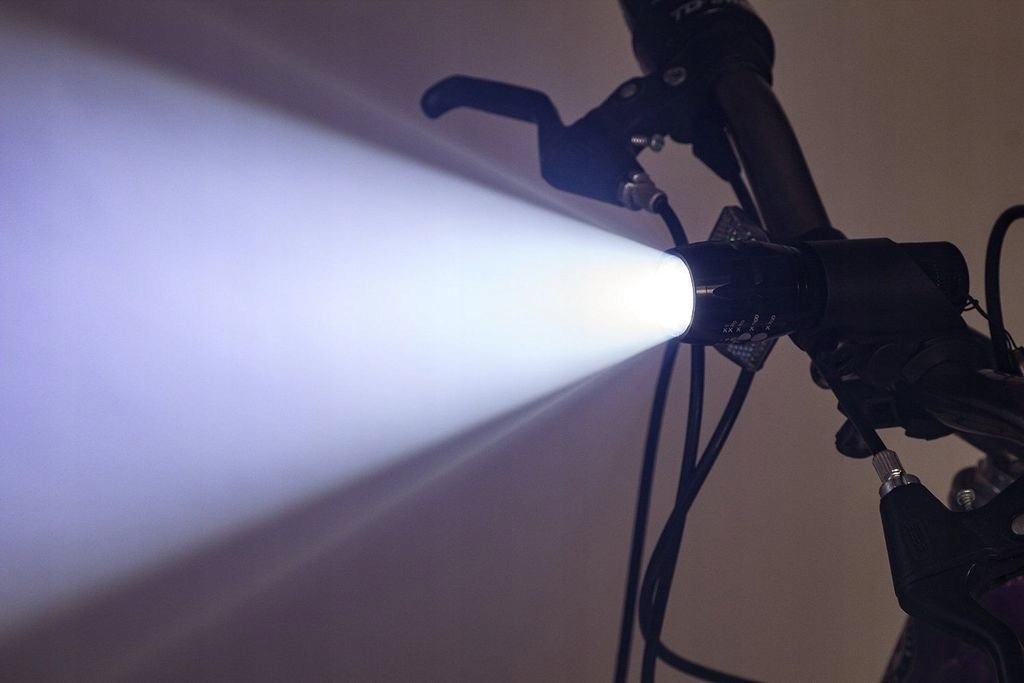 LATARKA ROWEROWA COB LED Z UCHWYTEM NA ROWER Marka Inna marka