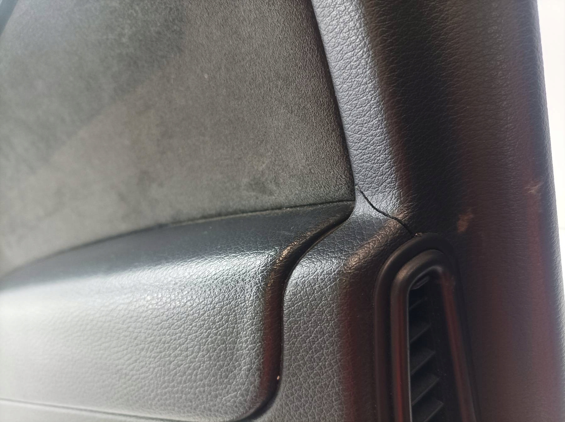 tapacír bok pravý předek spolujezdce 4L Audi Q7 a (2005-2015)