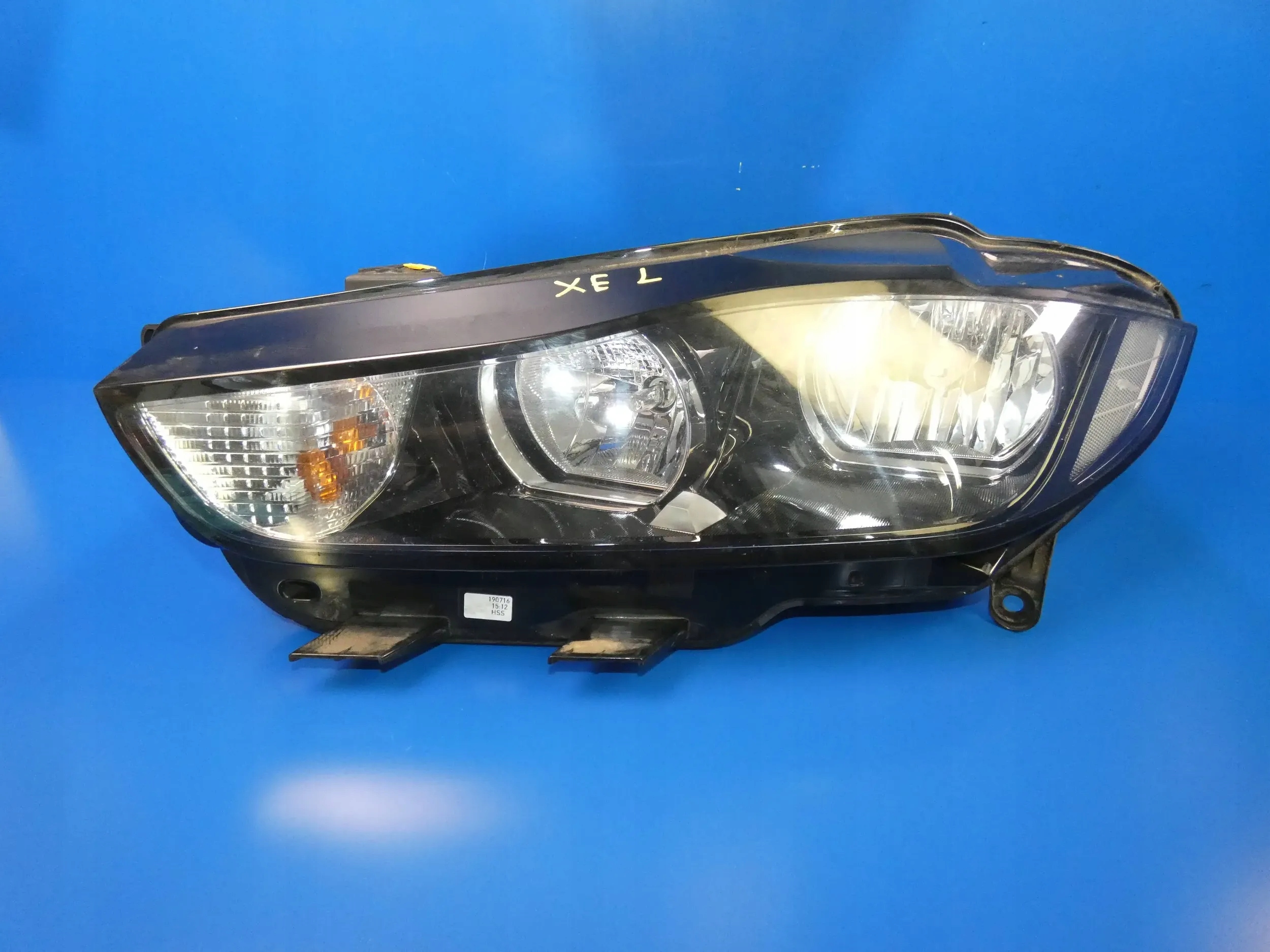 Jaguar XE X760 light left front front ZWYKLA ANGLIK