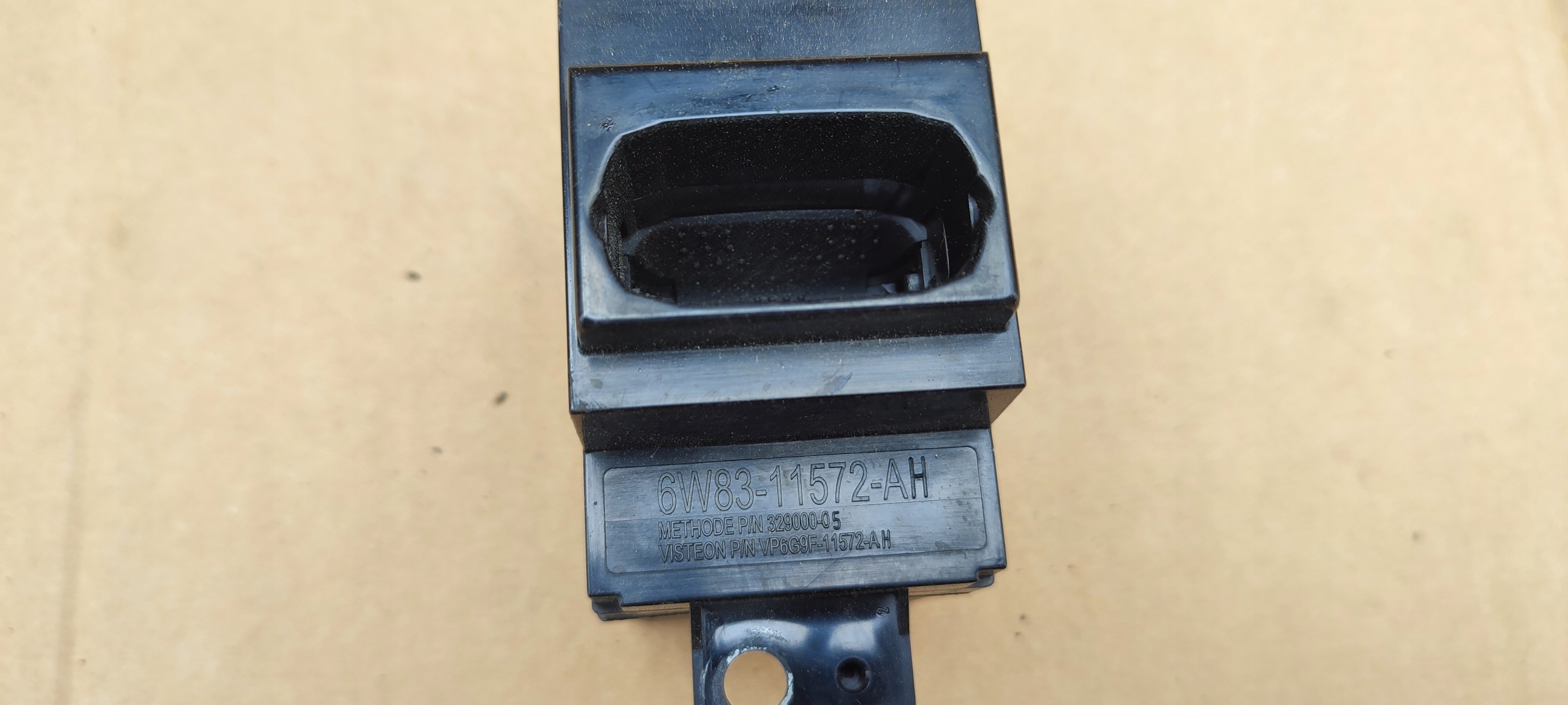 ignition Jaguar XF X250 6W83-11572-AH