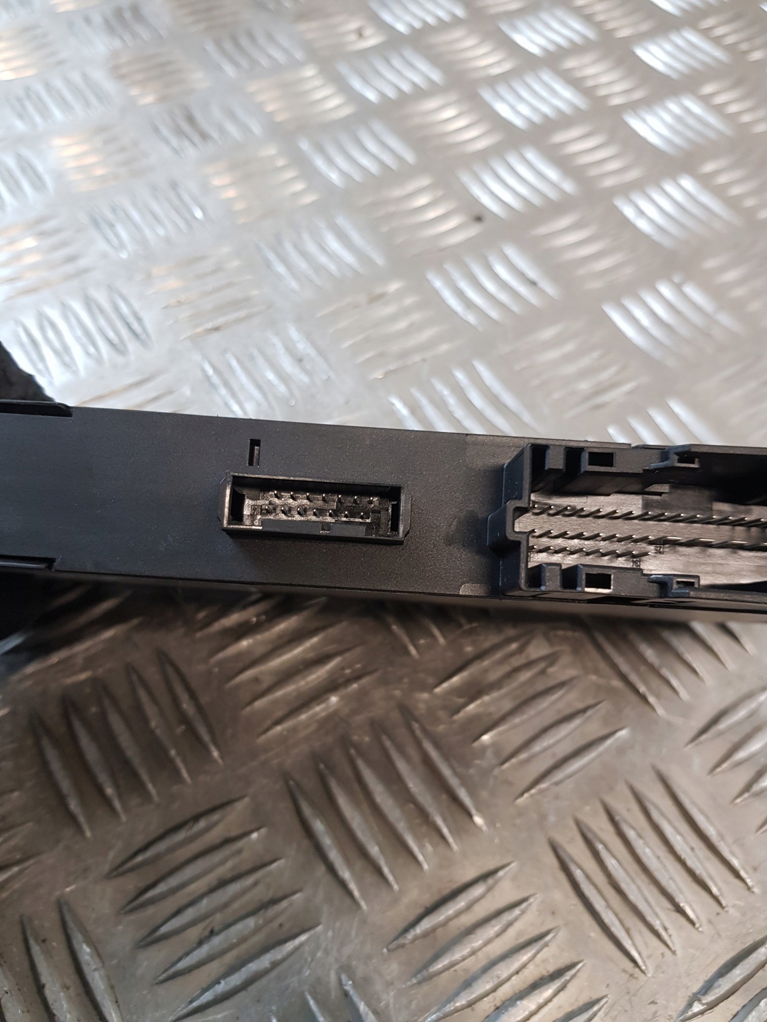 module unité de commande électronique uce CAS 9147220 BMW E90 08R