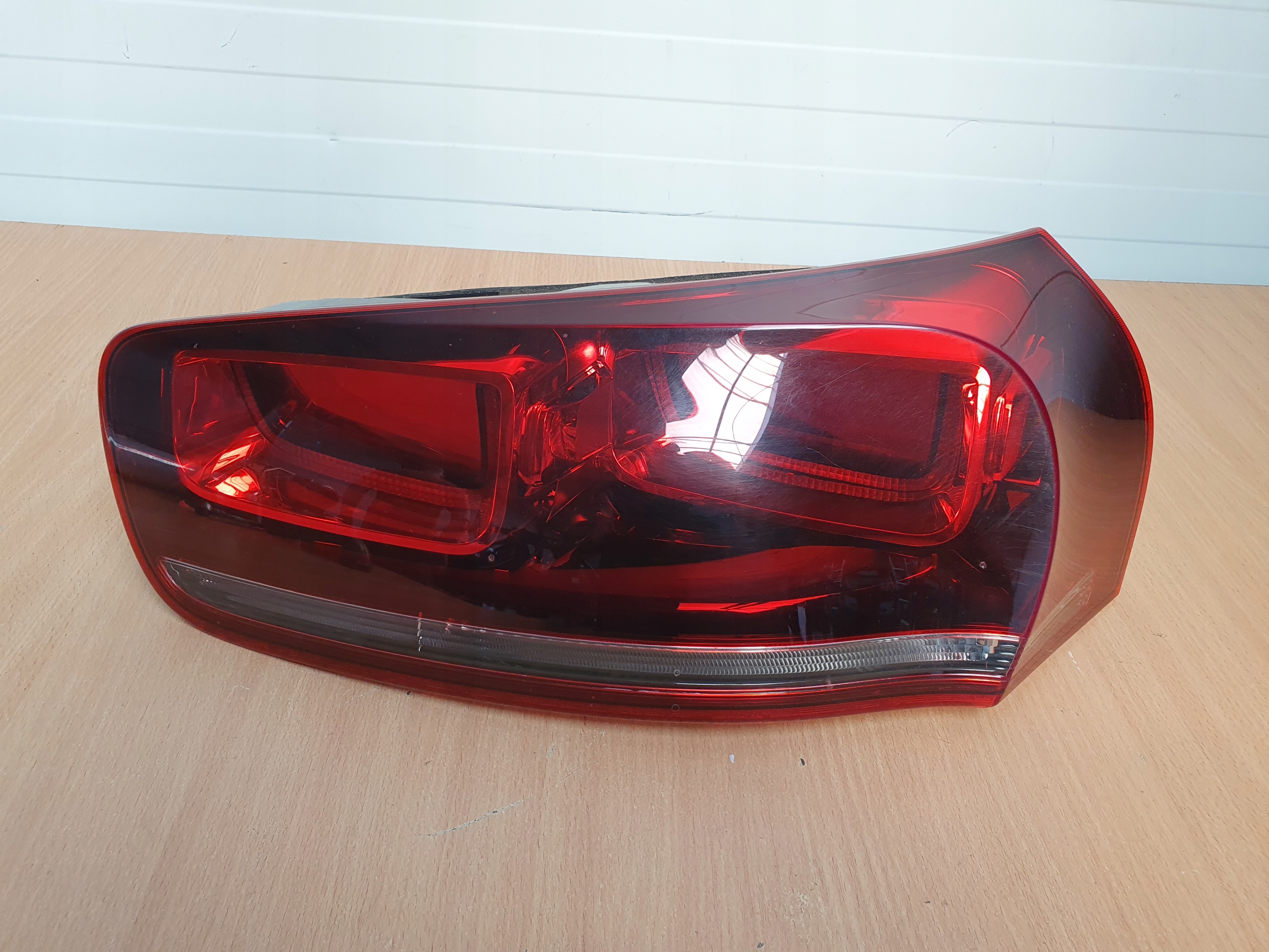 LAMPA PRAWY TYŁ CITROEN C4 PICASSO II SPACETOUREL