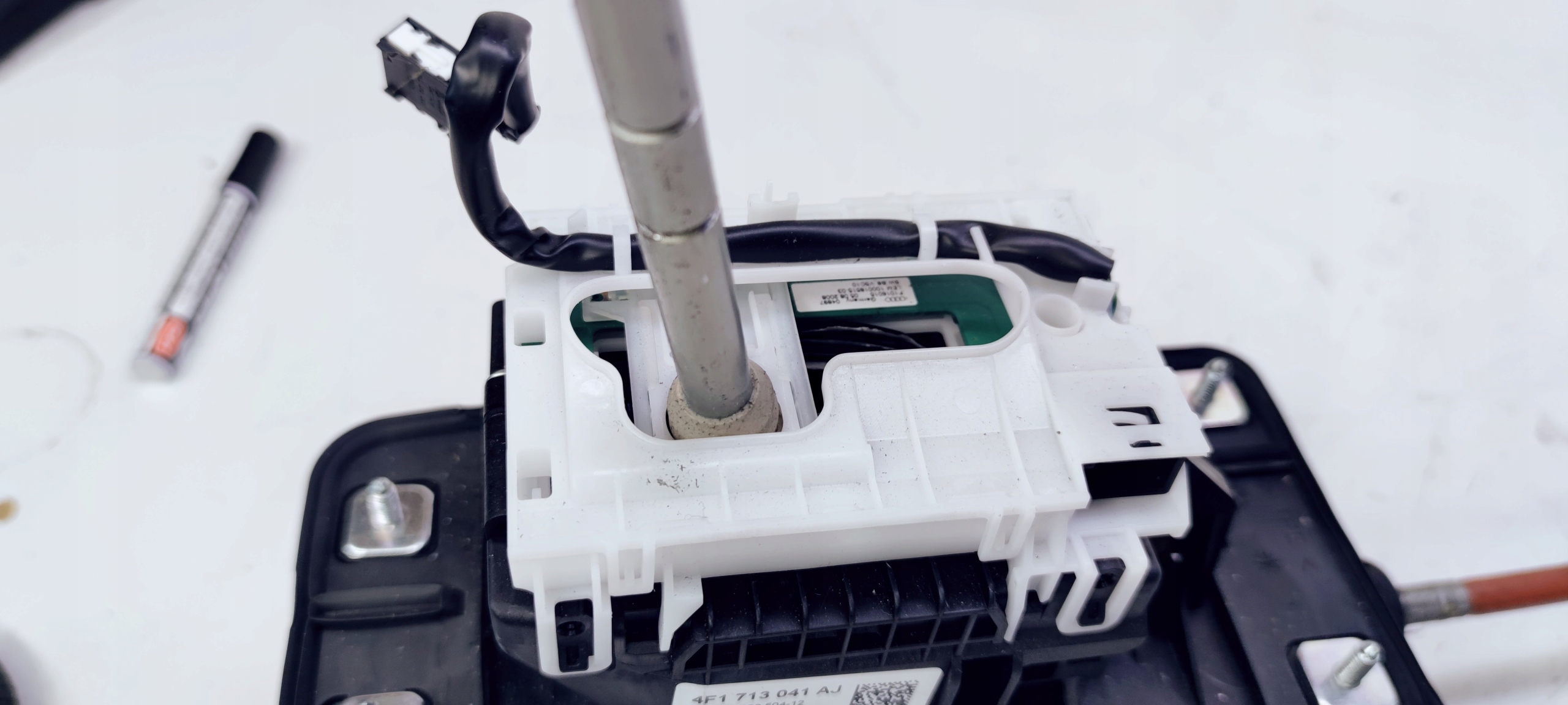 WYBIERAK LEWAREK AUDI A6 C6 AUTOMAT 4F1713041AJ Typ samochodu Samochody osobowe