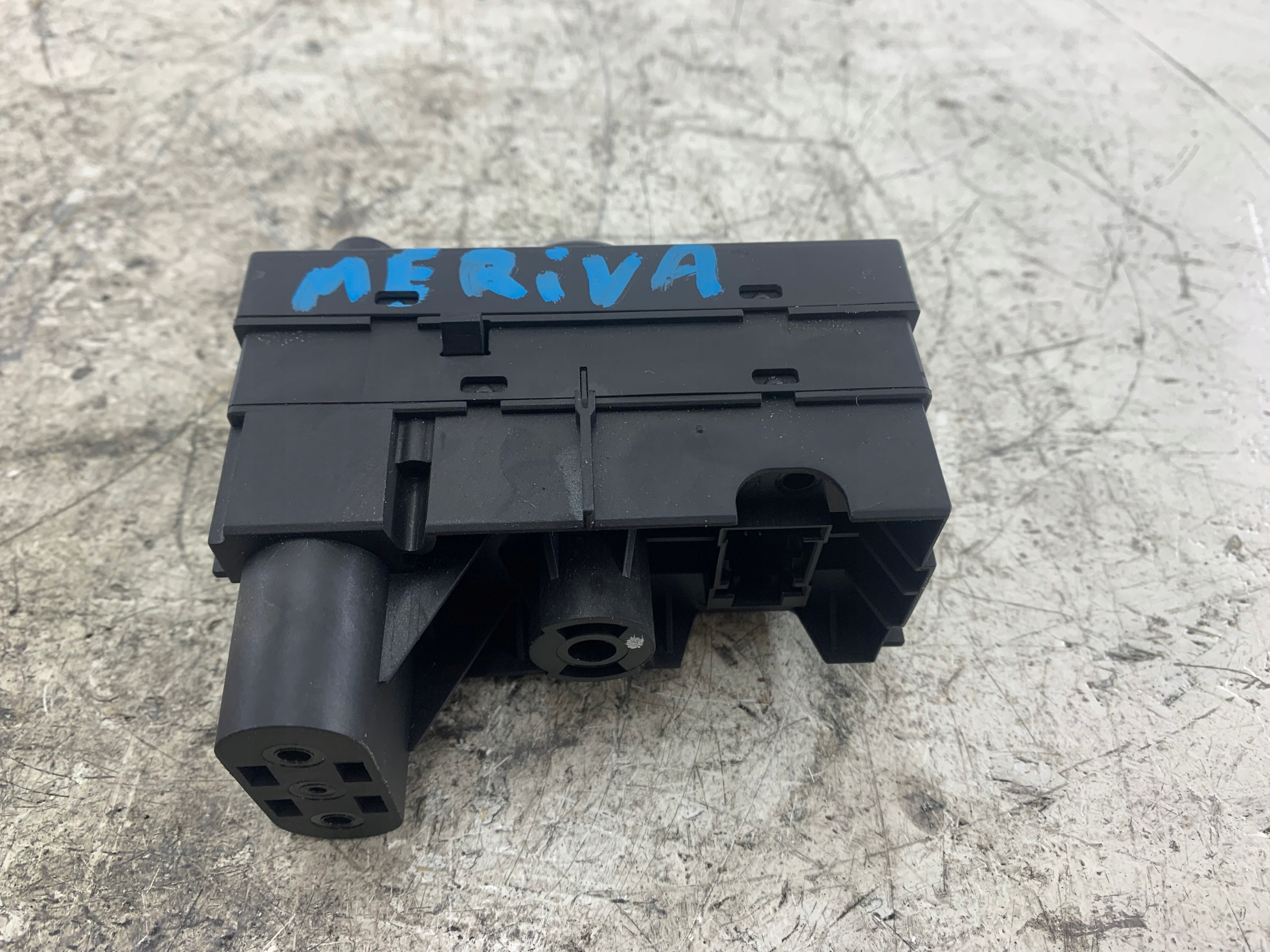 OPEL MERIVA A light switch 93394756
