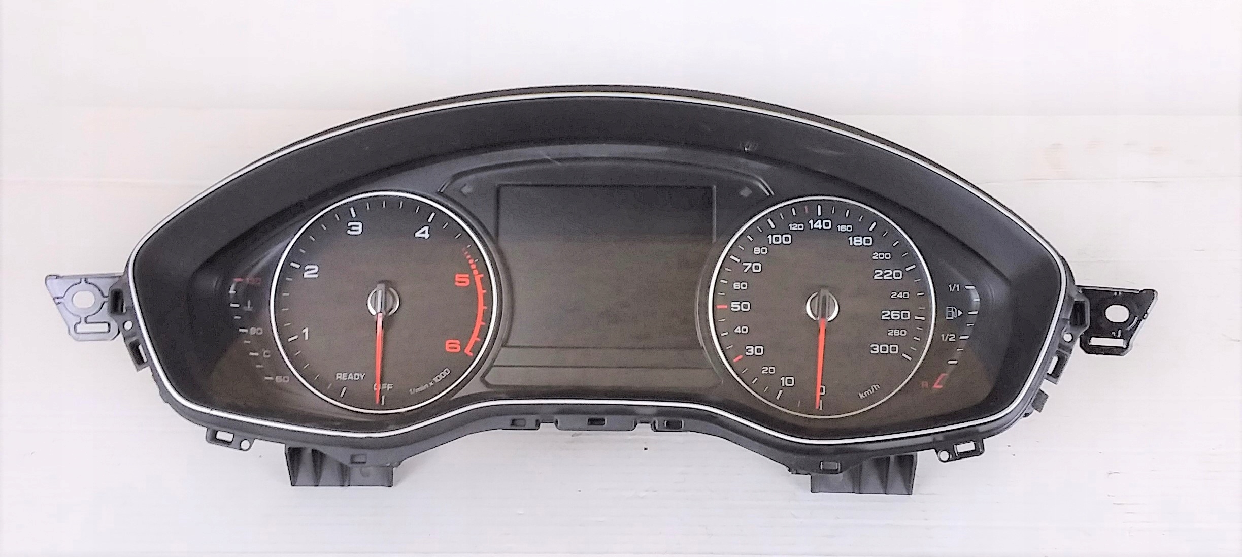 AUDI A4 b9 2.0 TDI лічильник годинник 8W5920741