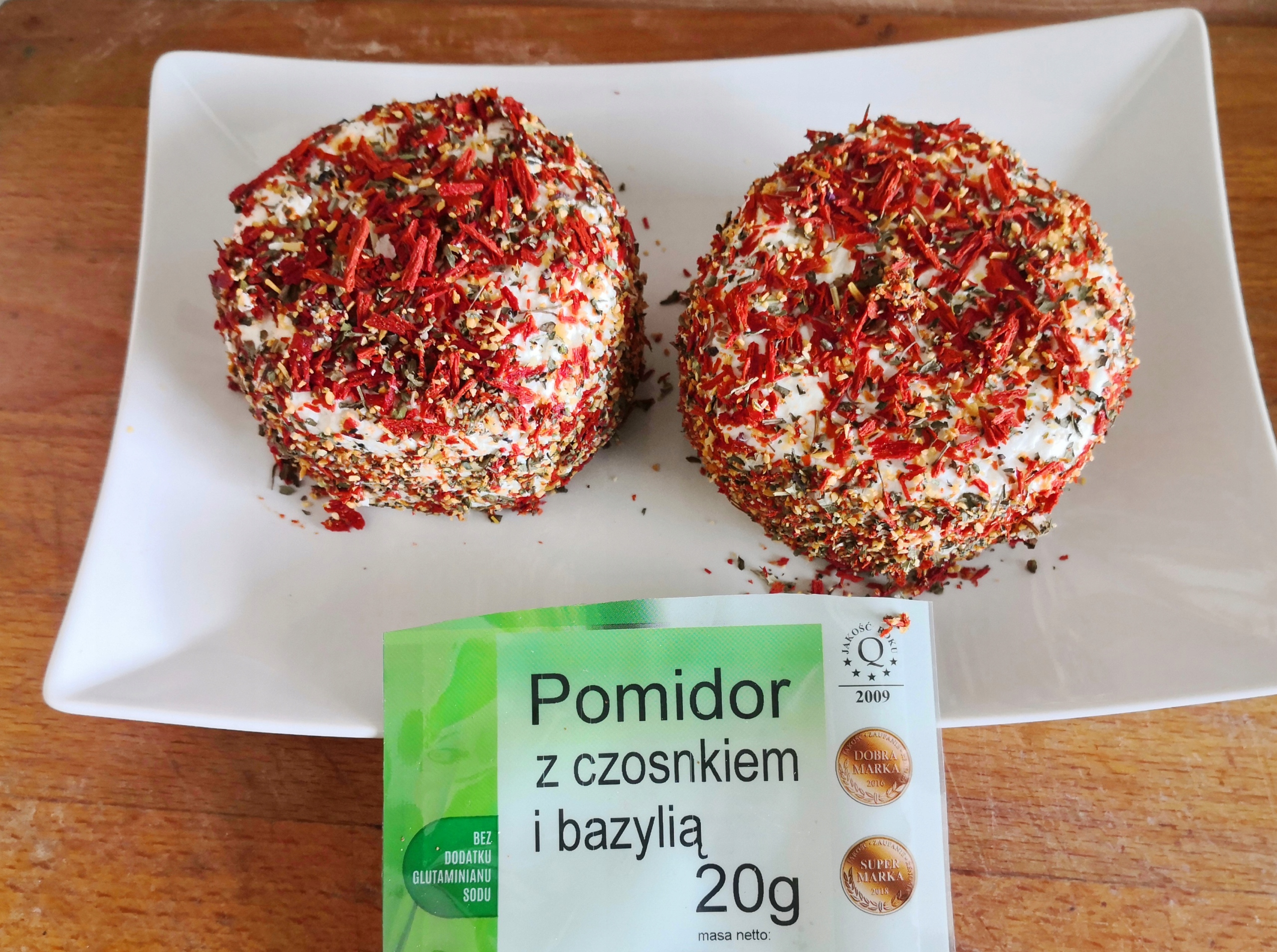 POMIDOR Z CZOSNKIEM I BAZYLIĄ Waga 20 g