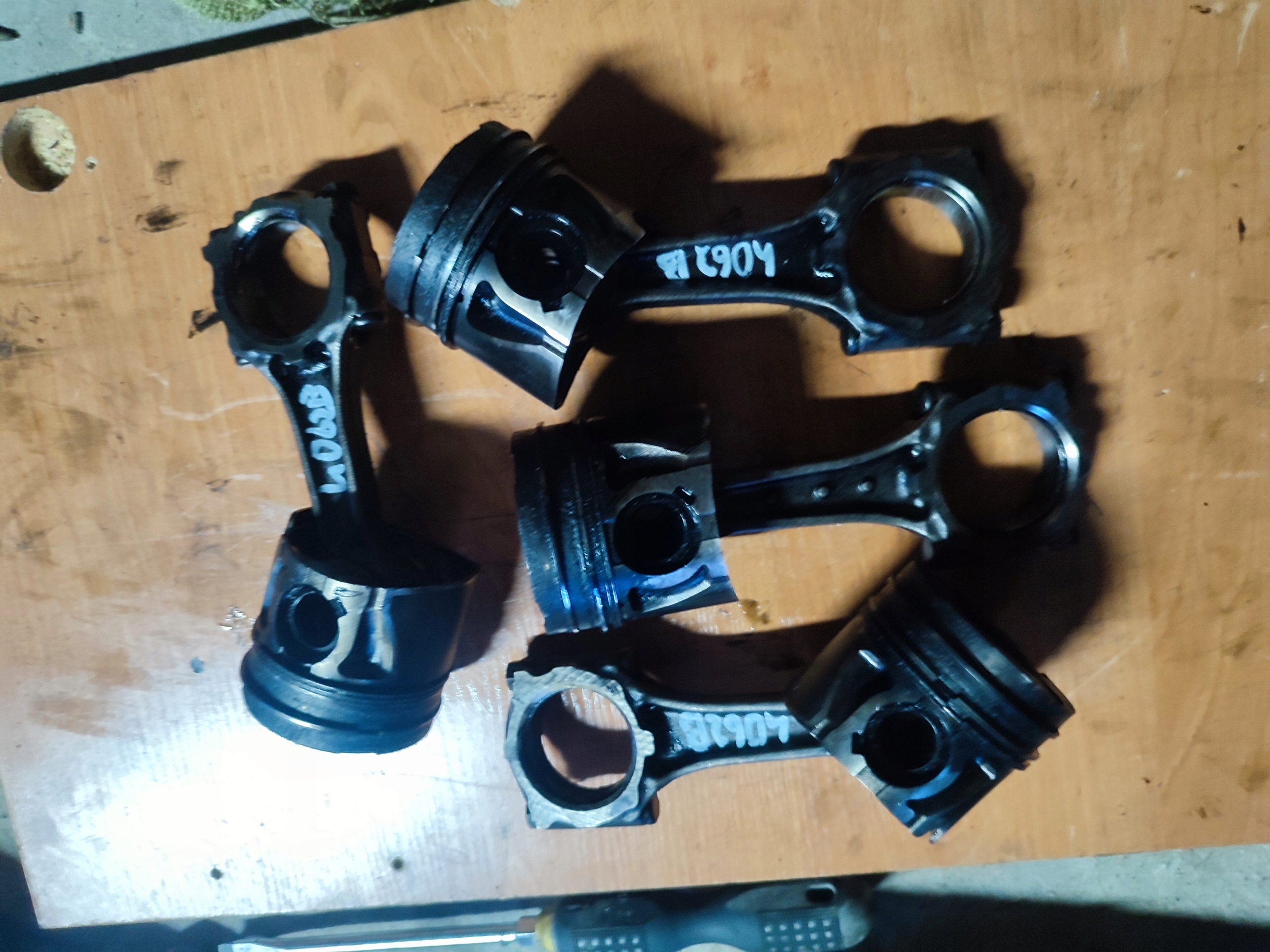 piston with connecting rod OPEL A17DTR 1.7 4062B