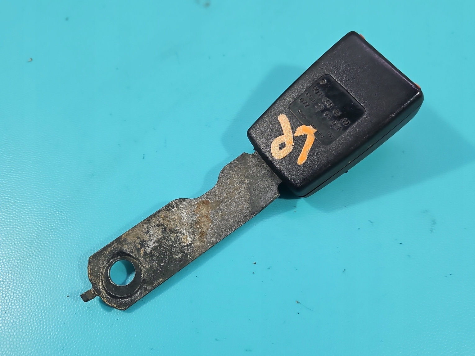 ремень безопасности защелка перед левый водителя vw LT II 96-06 европа