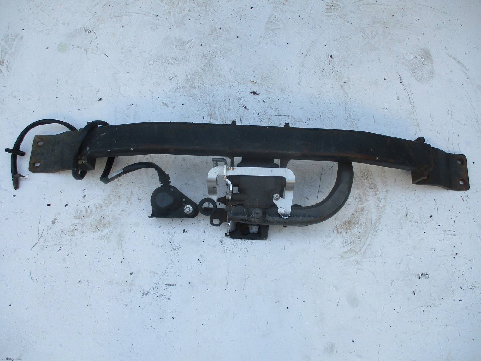 HAK HOLOWNICZY MERCEDES E KLASA 0058061MN