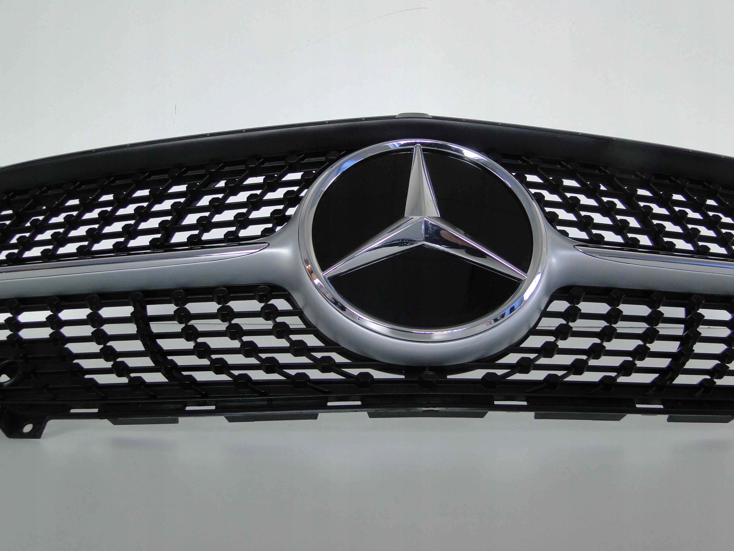 MERCEDES CLA 118 GRILL ATRAPA CZARNY DIAMENT ORYG Kolor srebrny