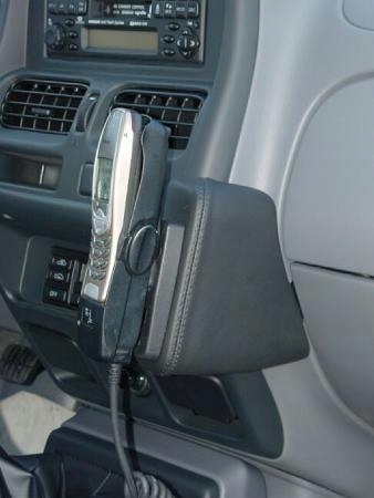 Konzola Kuda pro telefon Nissan Navara od roku 1998