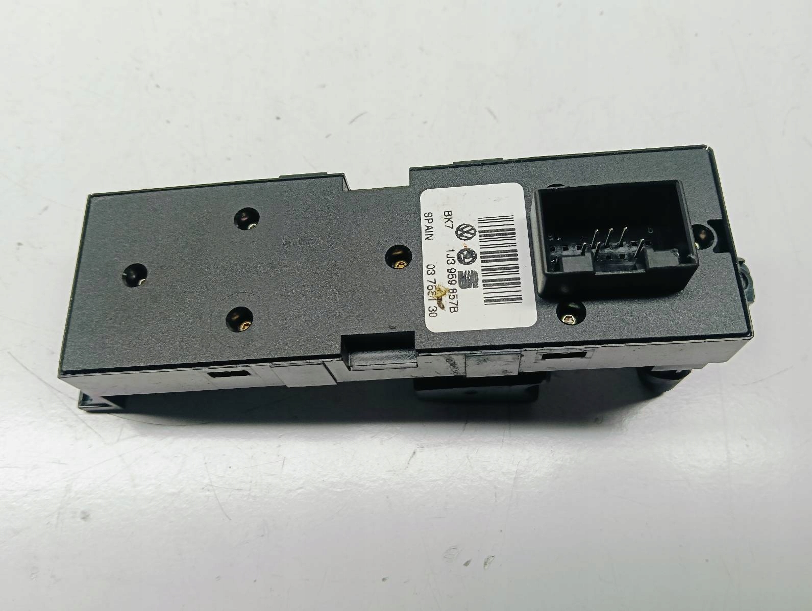 window control switch Volkswagen Passat B5 Lift 1.6 1J3959857B