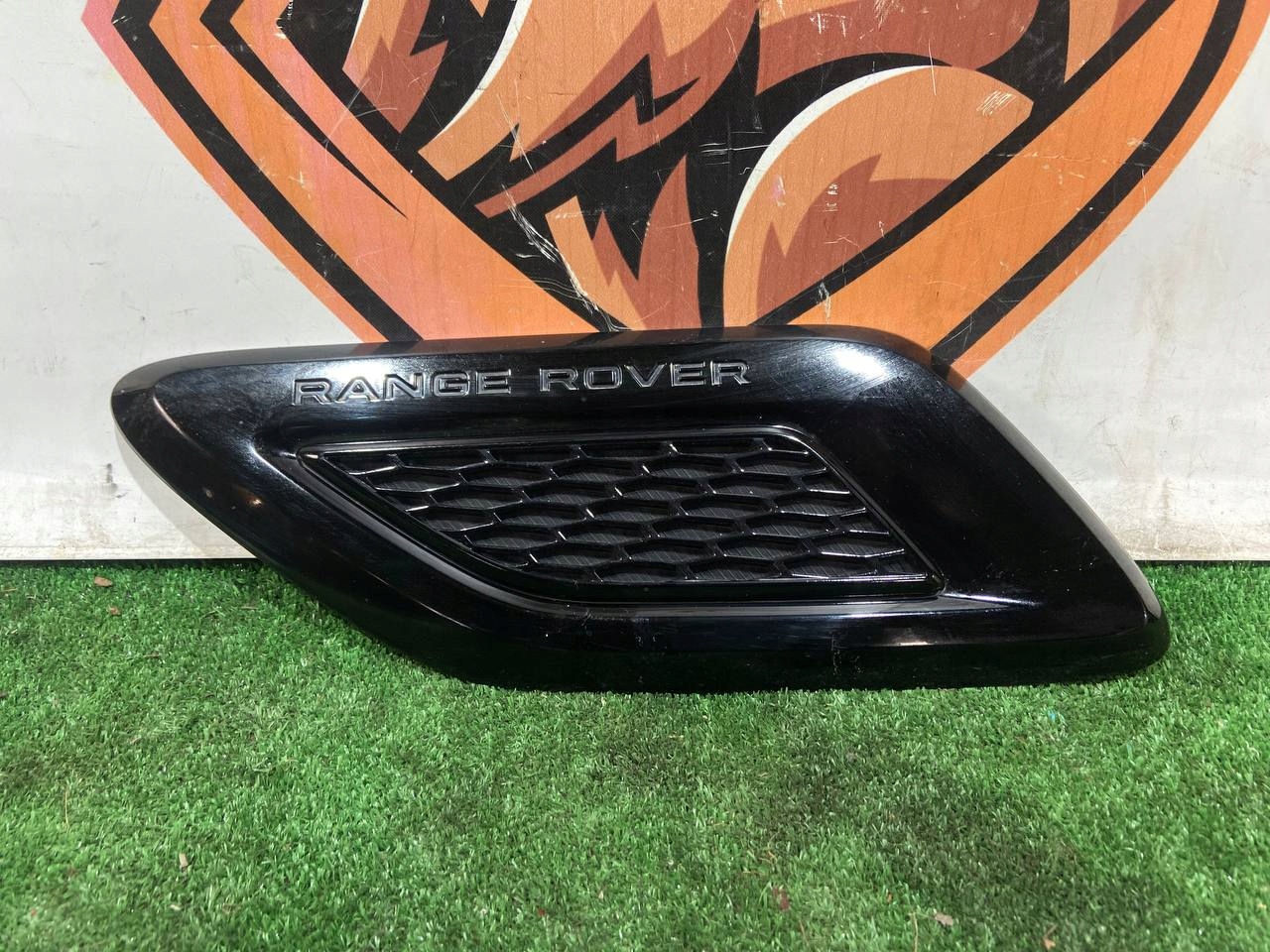 LR061952 - Панель капота левая RANGE ROVER L494 FK6M-16C629-AA